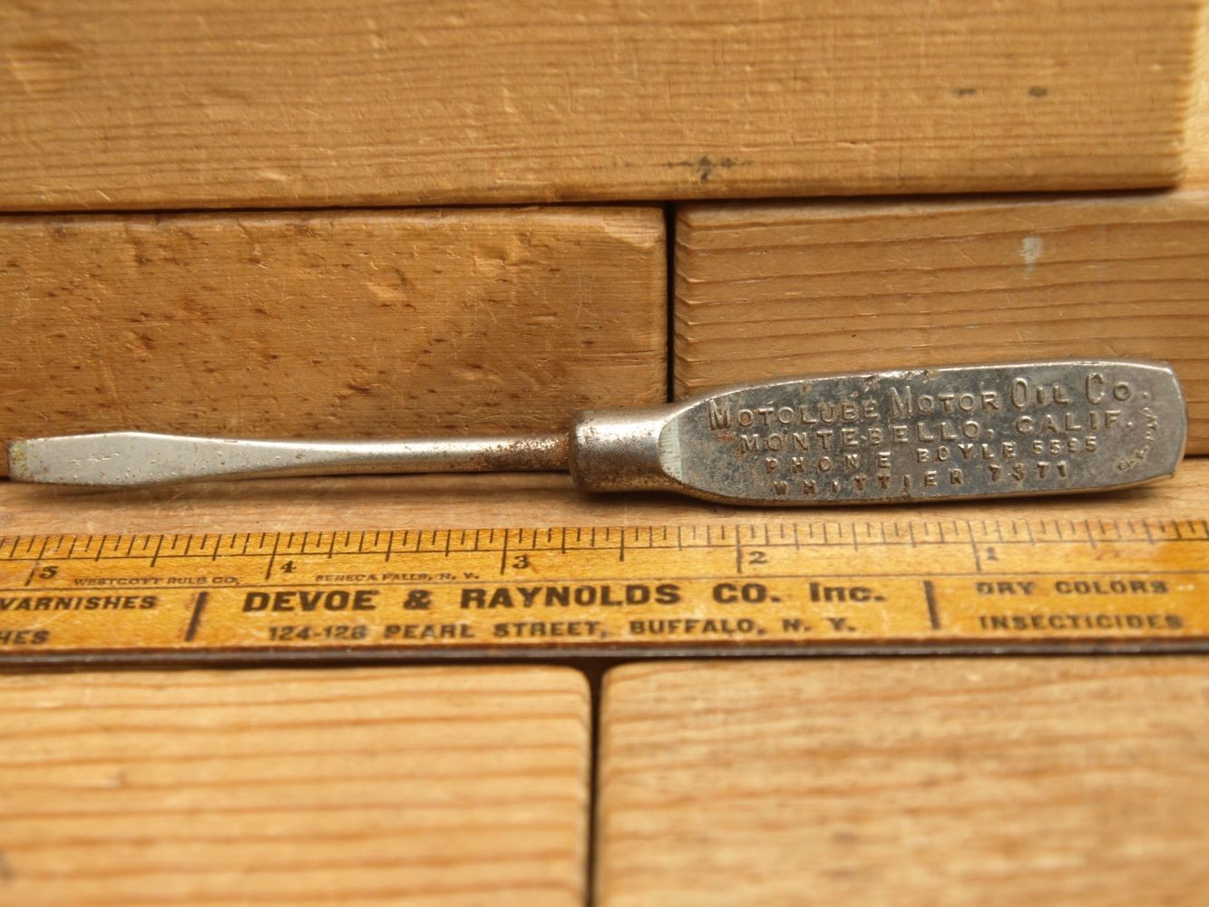 Motolube Motor Oil Co. Advertising Screwdriver, J.L.Sommer Mfg. Co. Newark 1950s Motolube Motor Oil Co. Advertising Screwdriver, J.L.Sommer Mfg. Co. Newark 1950s