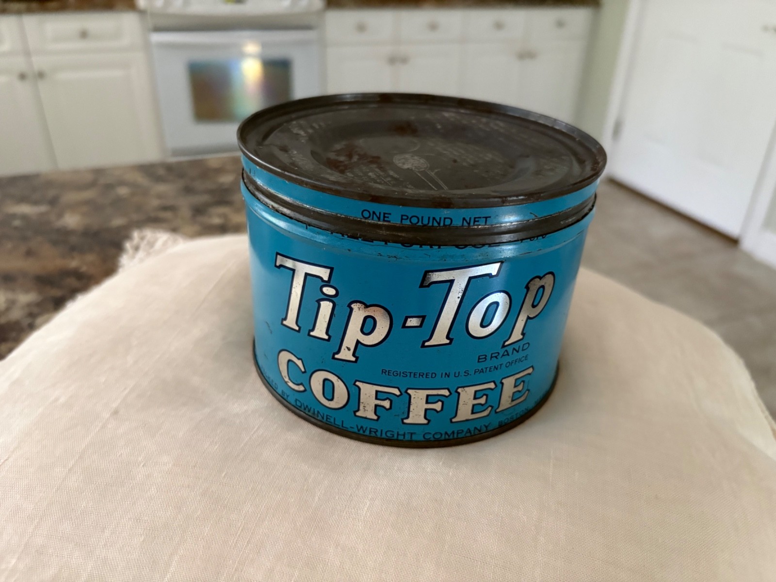 Vintage TipTop keywind coffee tin with original lid Vintage TipTop keywind coffee tin with original lid