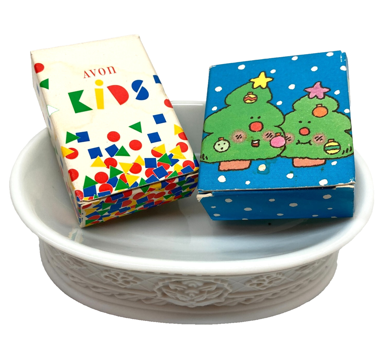 VTG Avon Soap Dish & Bars Surroundings Christmas Easter Flowers Kids Tree