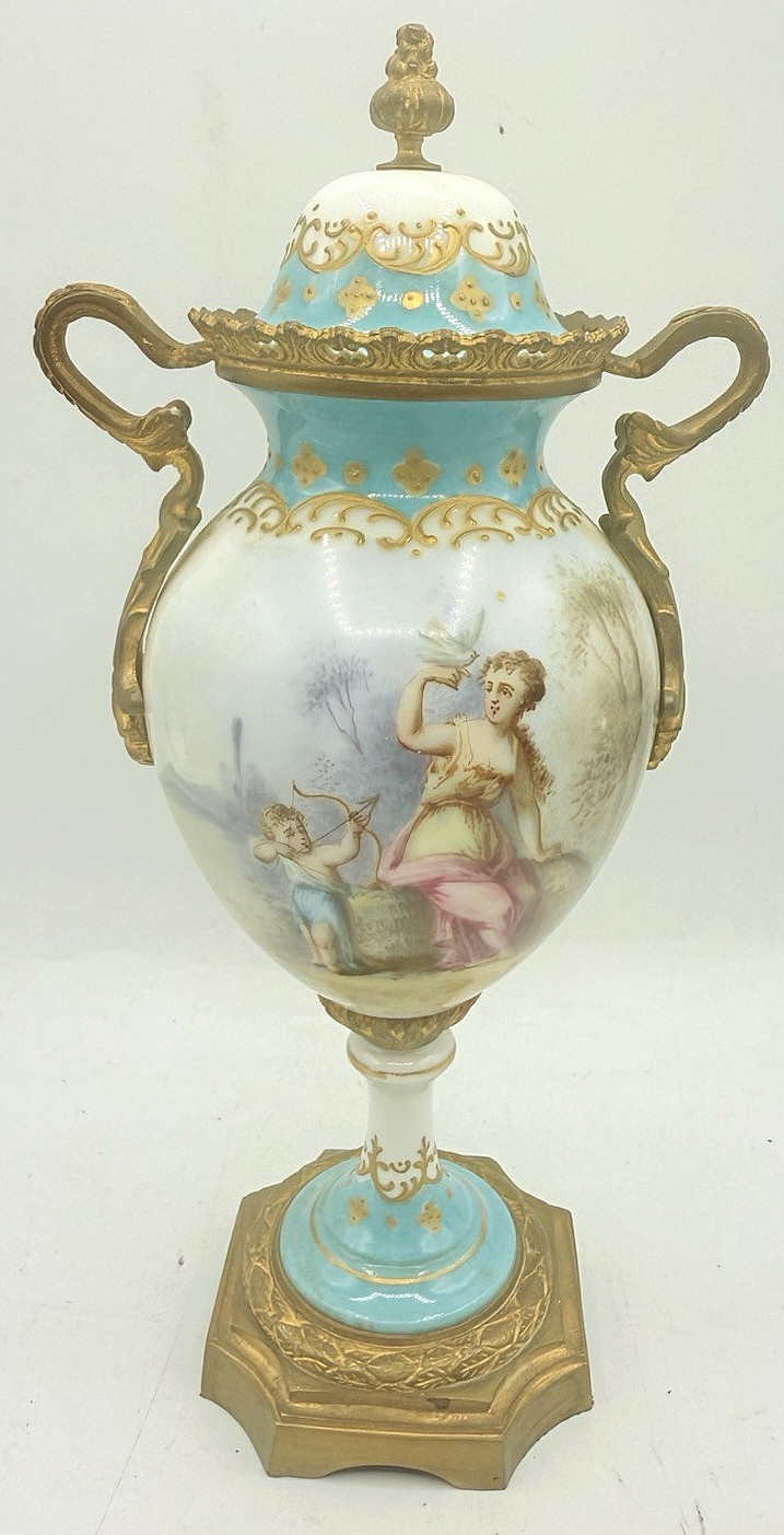 Vtg Antique French Sevres Porcelain Covered Urn Vase Gilt Bronze Mounted 10 Vtg Antique French Sevres Porcelain Covered Urn Vase Gilt Bronze Mounted 10