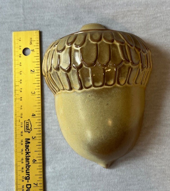 Vintage Frankoma Acorn Nut Wall Pocket #190 in good condition green/brown Vintage Frankoma Acorn Nut Wall Pocket #190 in good condition green/brown