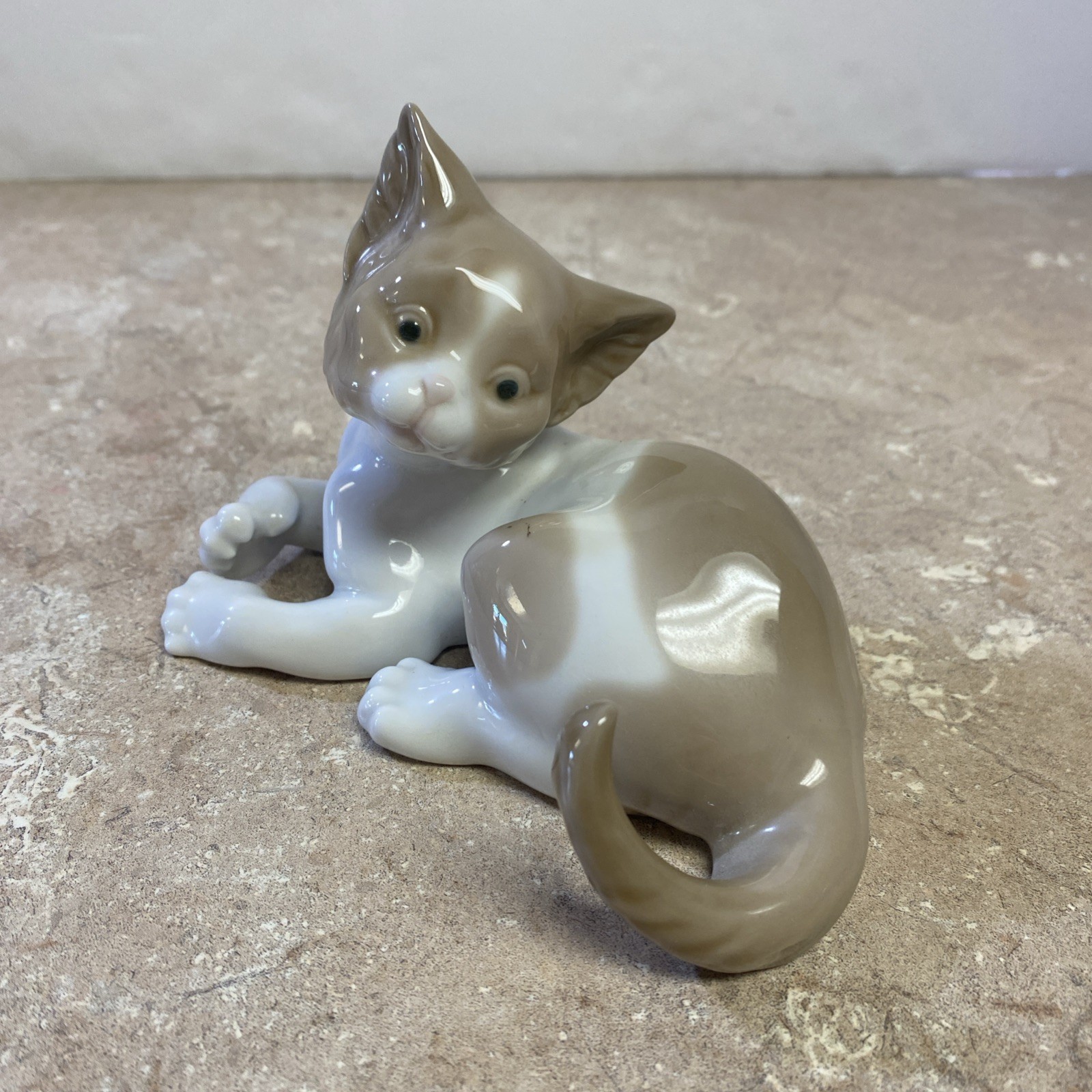 Lladro 5114 Surprised Cat White and Brown Retired Daisa 1981 Made In Spain