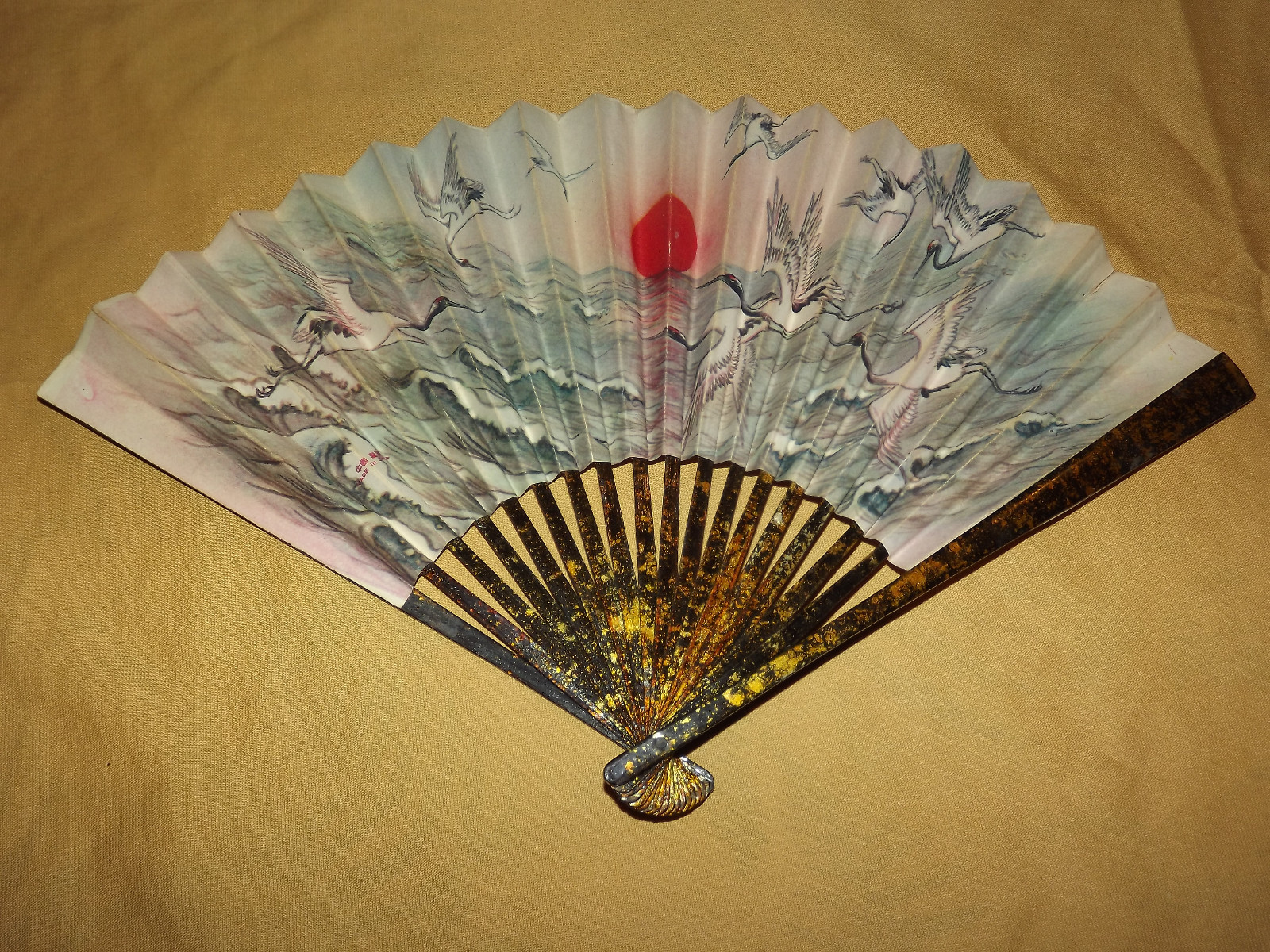 VINTAGE RISING SUN BIRD OCEAN CHINA CHINESE PAPER FOLDING HAND FAN VINTAGE RISING SUN BIRD OCEAN CHINA CHINESE PAPER FOLDING HAND FAN