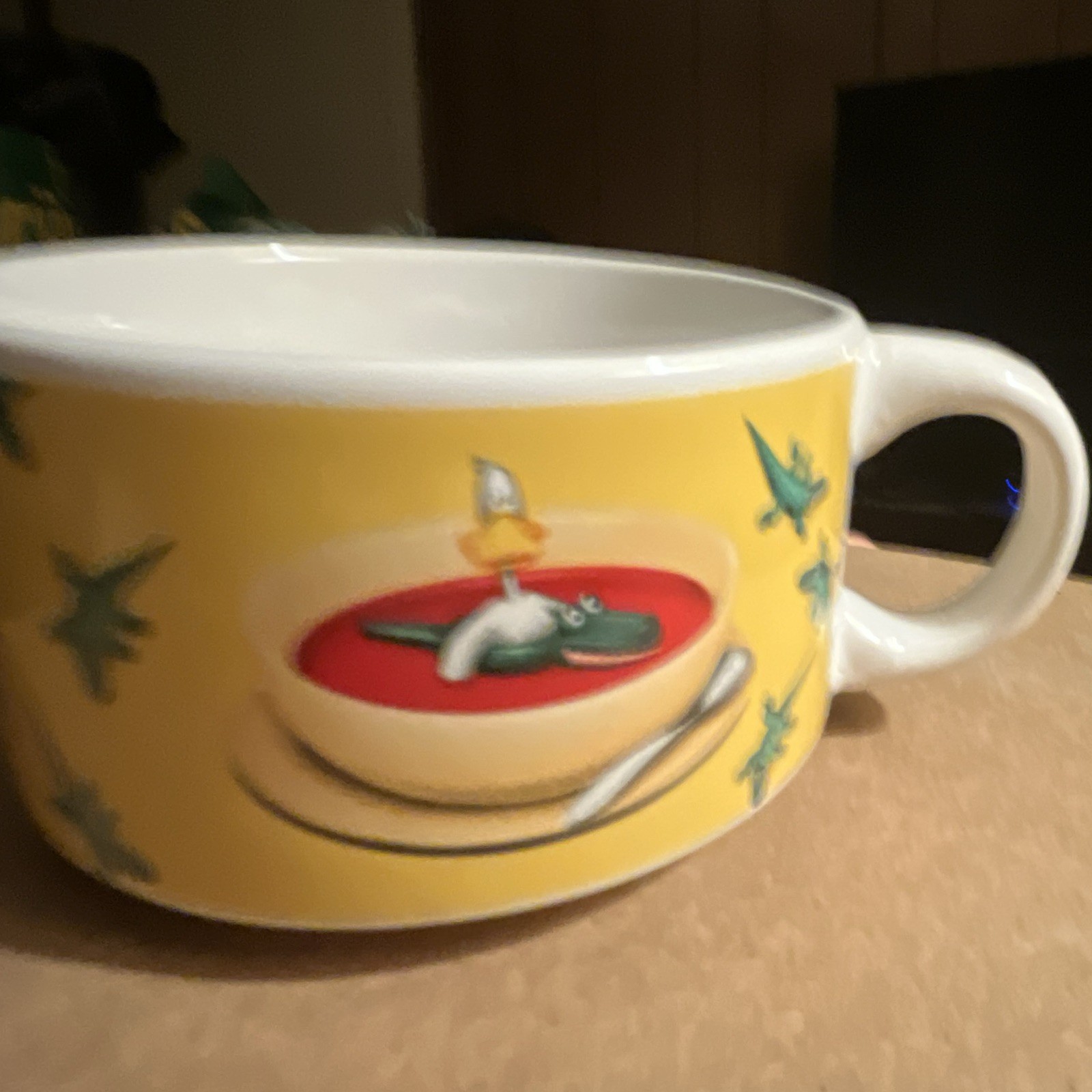 Universal Studios Sitting Ducks Yellow Ceramic Soup Mug w/ Handle Painted vintag