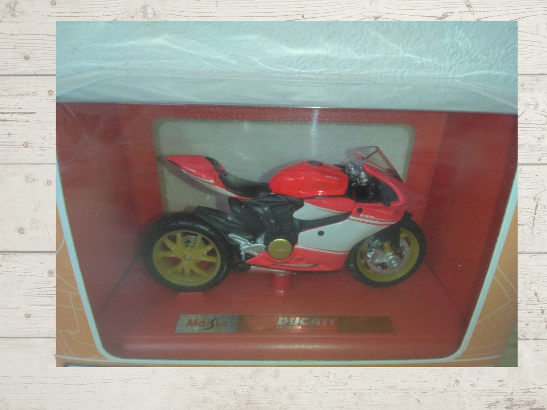 Maisto Ducati 1199 Superleggera 1/18 Diecast Motorcycle Unopened Box