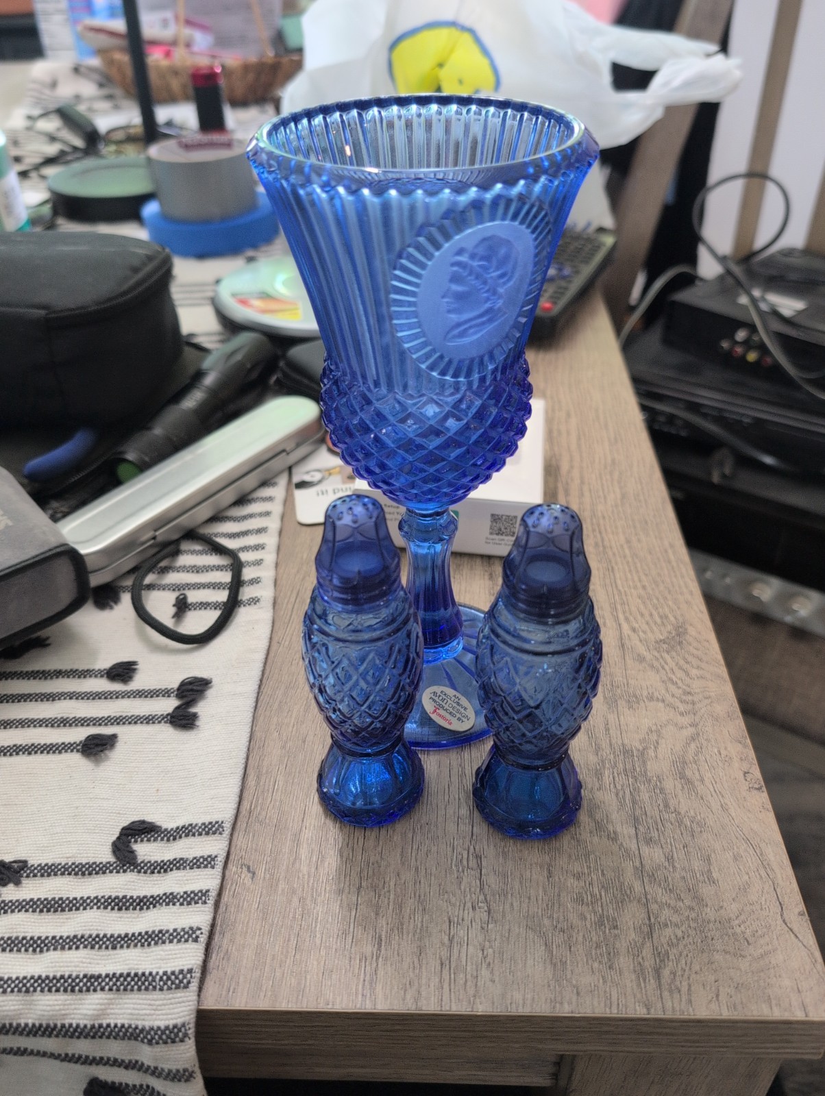VINTAGE BLUE AVON GEORGE & MARTHA WASHINGTON GOBLET + Salt & Pepper Shakers VINTAGE BLUE AVON GEORGE & MARTHA WASHINGTON GOBLET + Salt & Pepper Shakers