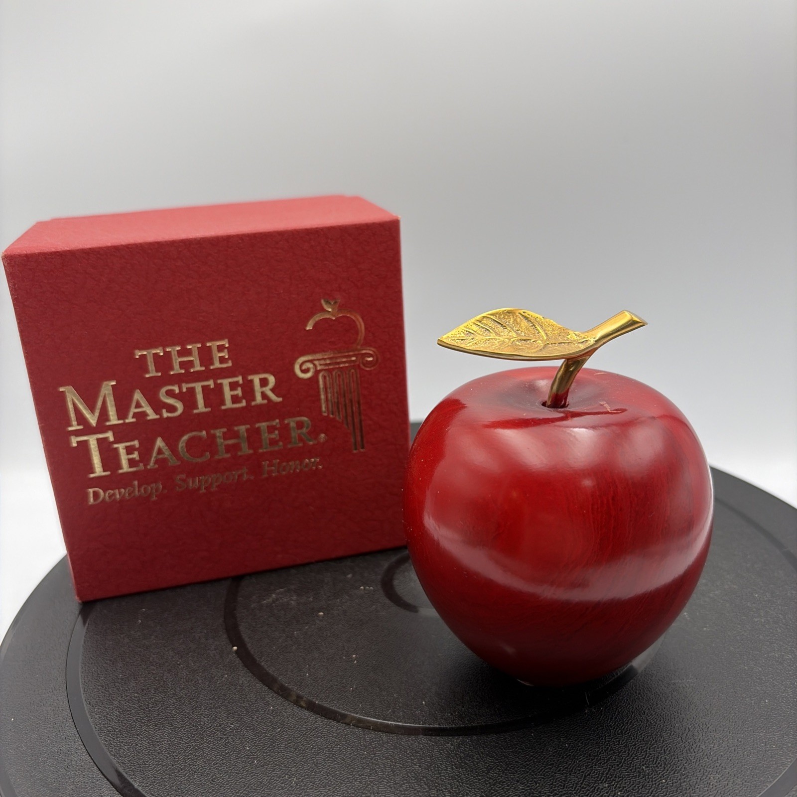 The master teacher red marble Apple gold stem and leaf