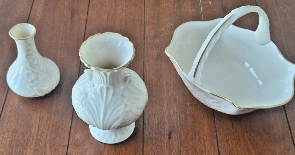 3 Vintage Elfin & Meredith Gold Trim Bud Vases and Sans Souci Handle Basket -EUC