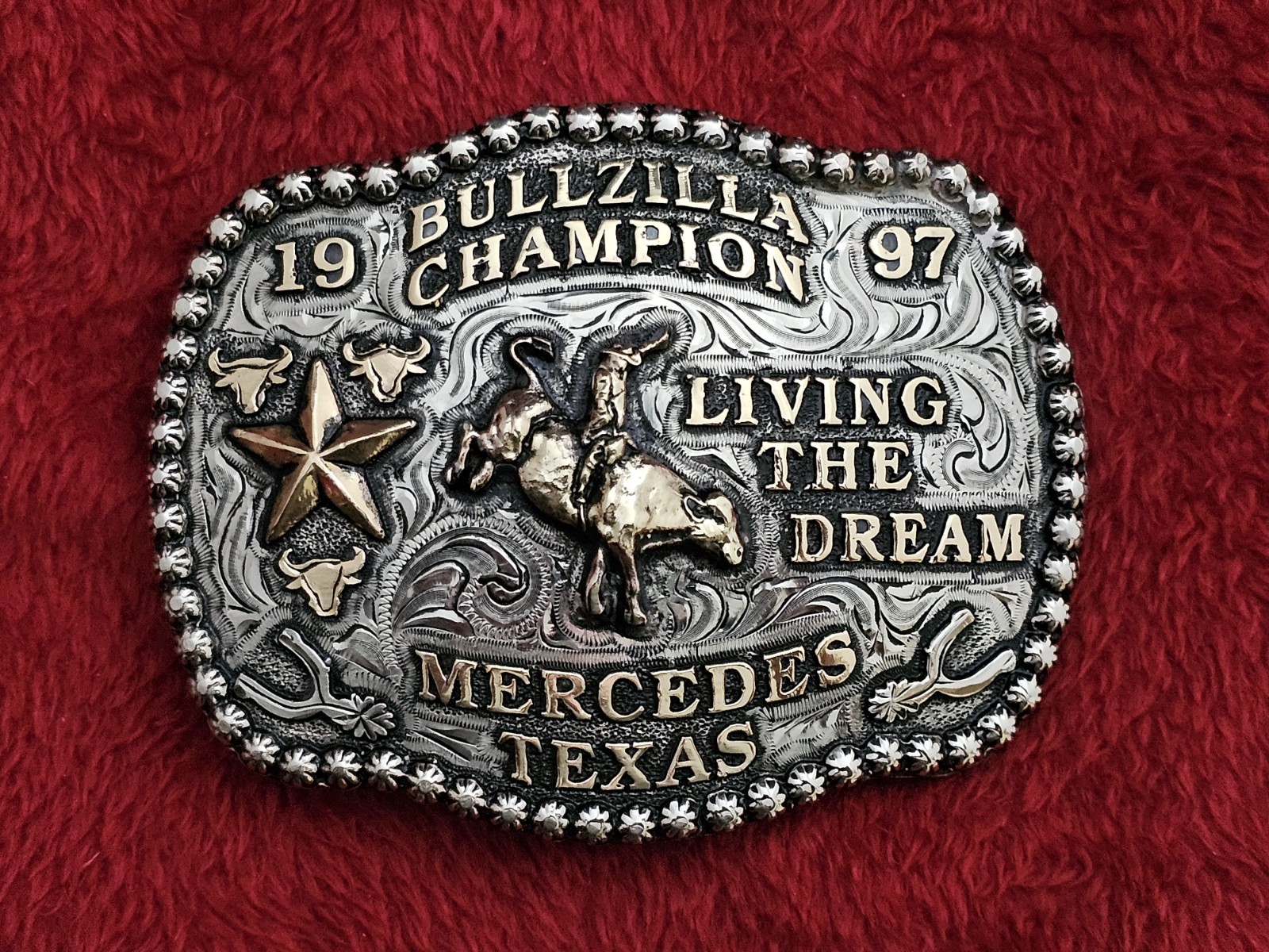 Bull Riding Bullzilla☆Rare☆1997☆RODEO CHAMPION TROPHY BUCKLE☆Mercedes Texas ☆T97