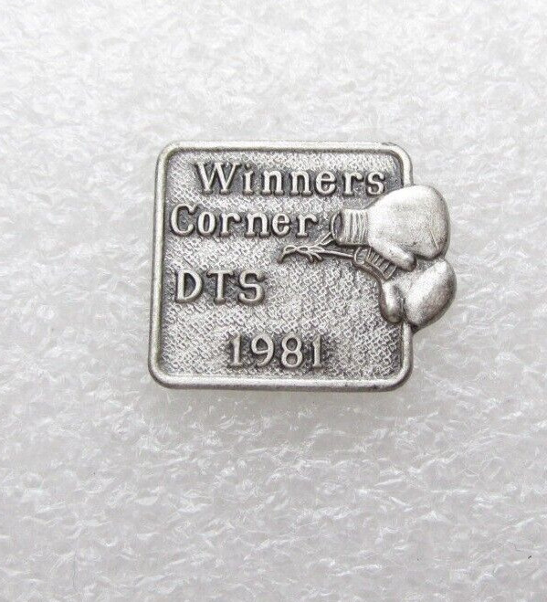 Vintage 1981 DTS Winners Corner Boxing Lapel Pin (C229)