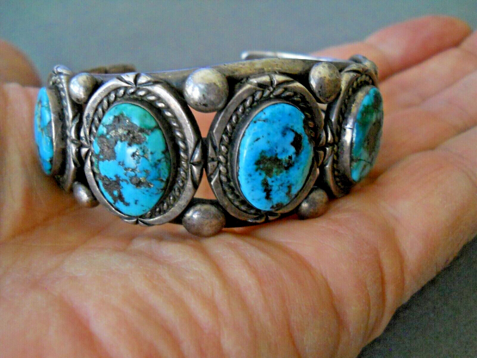 OLD Southwestern Native American Navajo Turquoise Row Sterli Silver Bracelet 89g