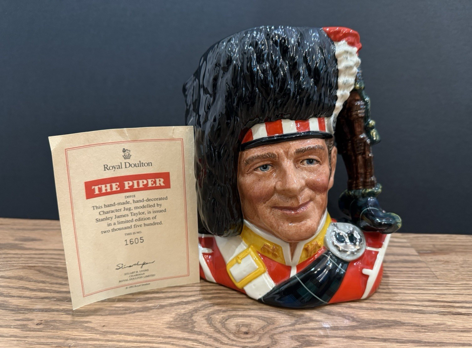 ROYAL DOULTON 'PIPER' LARGE CHARACTER JUG D6918 1992 8.5 ROYAL DOULTON 'PIPER' LARGE CHARACTER JUG D6918 1992 8.5