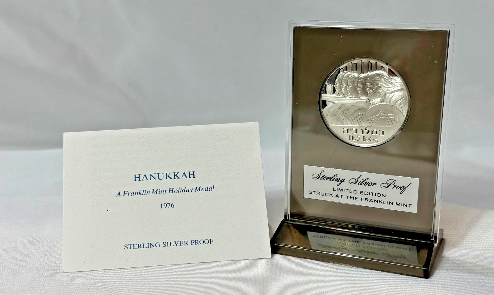 1976 Franklin Mint Sterling Silver Proof HANUKKAH Holiday Medal 1976 Franklin Mint Sterling Silver Proof HANUKKAH Holiday Medal