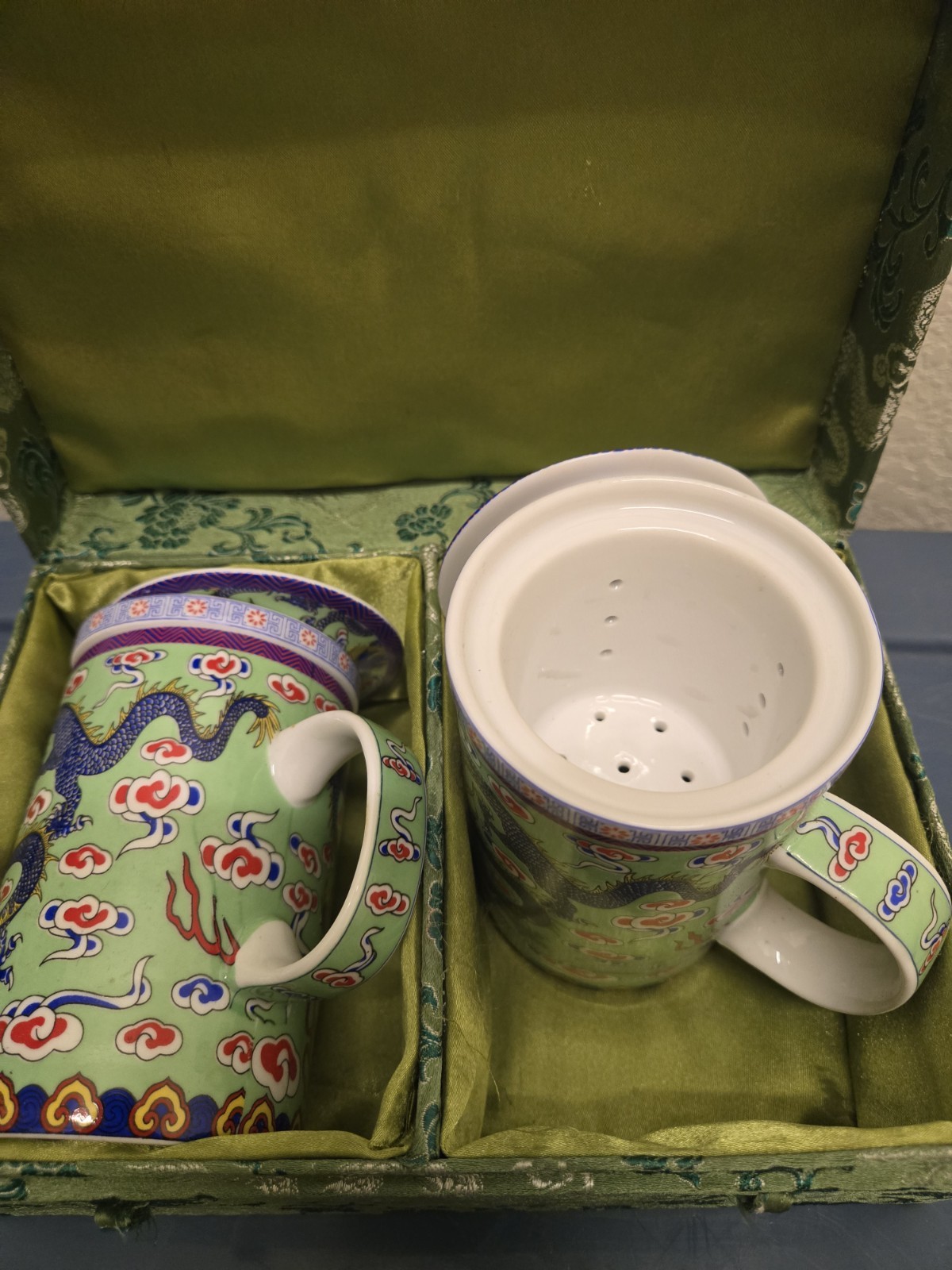 Chinese Porcelain Tea Mug Set of 2 Green Imperial Dragon Strainer Lid Gift Box Chinese Porcelain Tea Mug Set of 2 Green Imperial Dragon Strainer Lid Gift Box