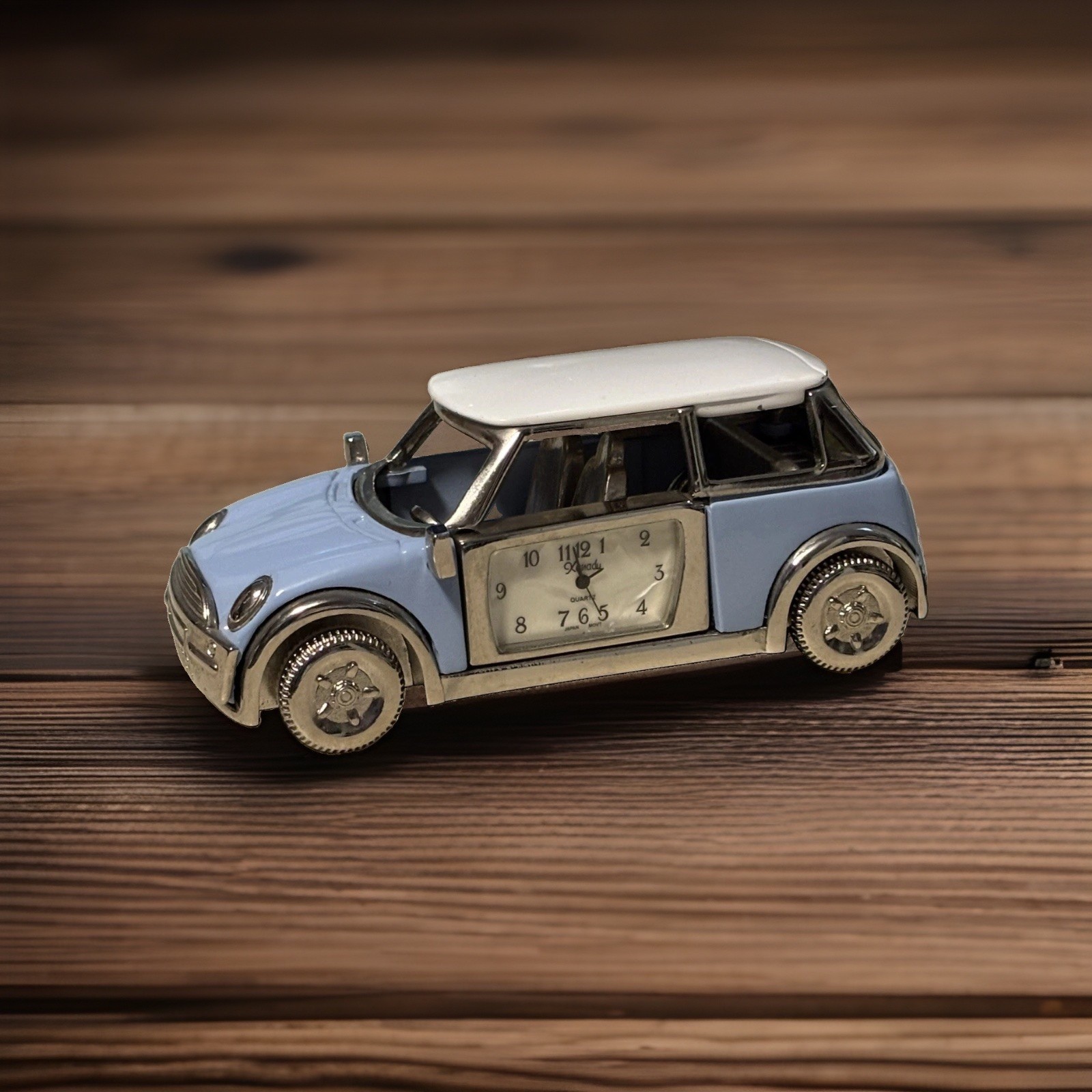 Xanadu Vintage Blue and White Mini Cooper Style Car Desk Clock Quartz Untested