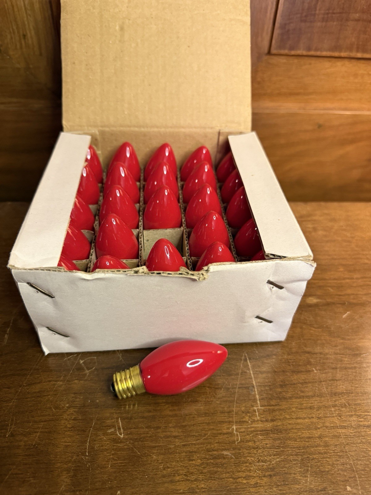 Box of 25 Vintage Ceramic 7C9 Red Christmas 7w string light bulb 7 WATT C9