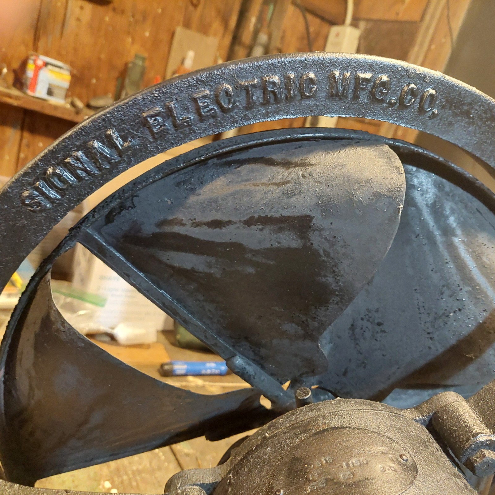 Antique Signal 16 inch Exhaust Fan excellent working condition Antique Signal 16 inch Exhaust Fan excellent working condition