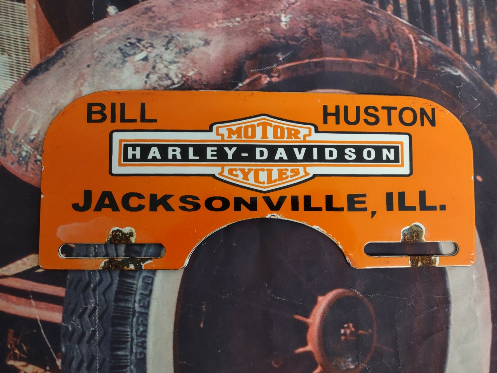 VINTAGE HARLEY-DAVISON JACKSONVILLE, ILL. PORCELAIN LICENSE PLATE HOLDER SIGN