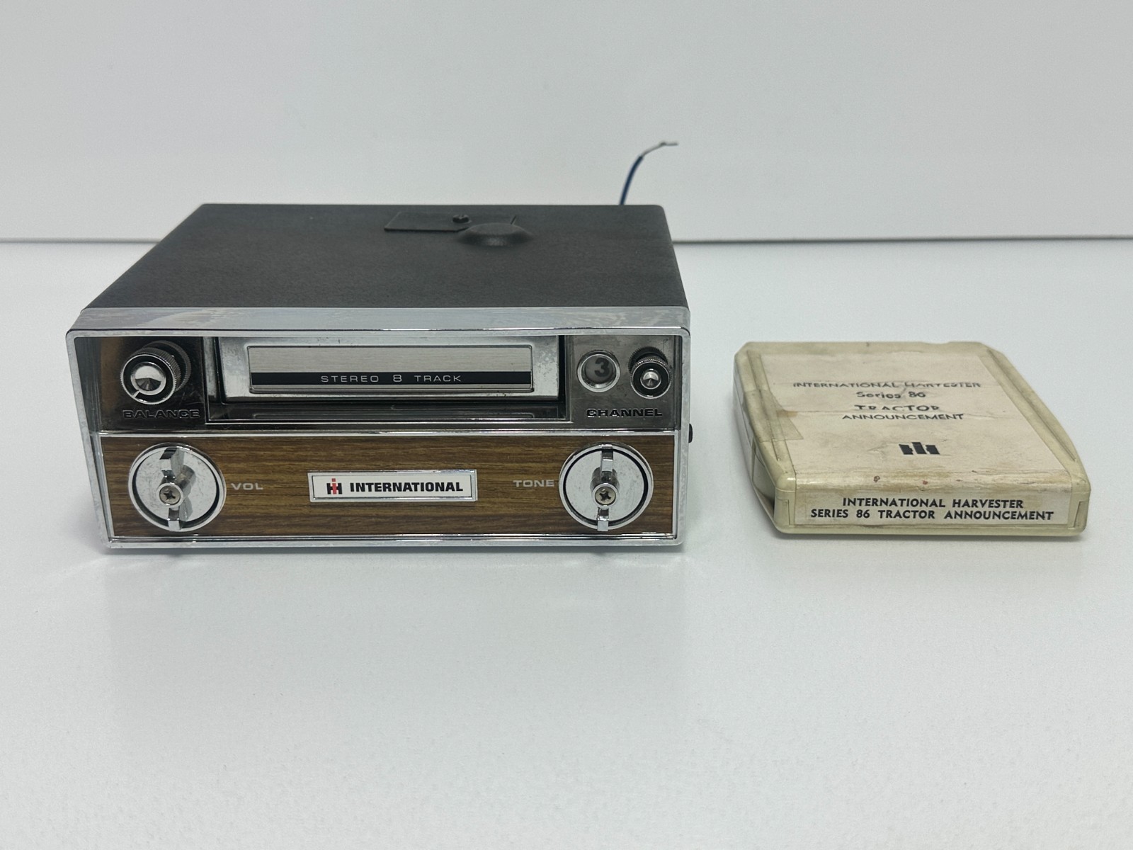 NOS International Harvester IH 244848-R91 12V DC Stereo 8-Track, Series 86 Tape NOS International Harvester IH 244848-R91 12V DC Stereo 8-Track, Series 86 Tape
