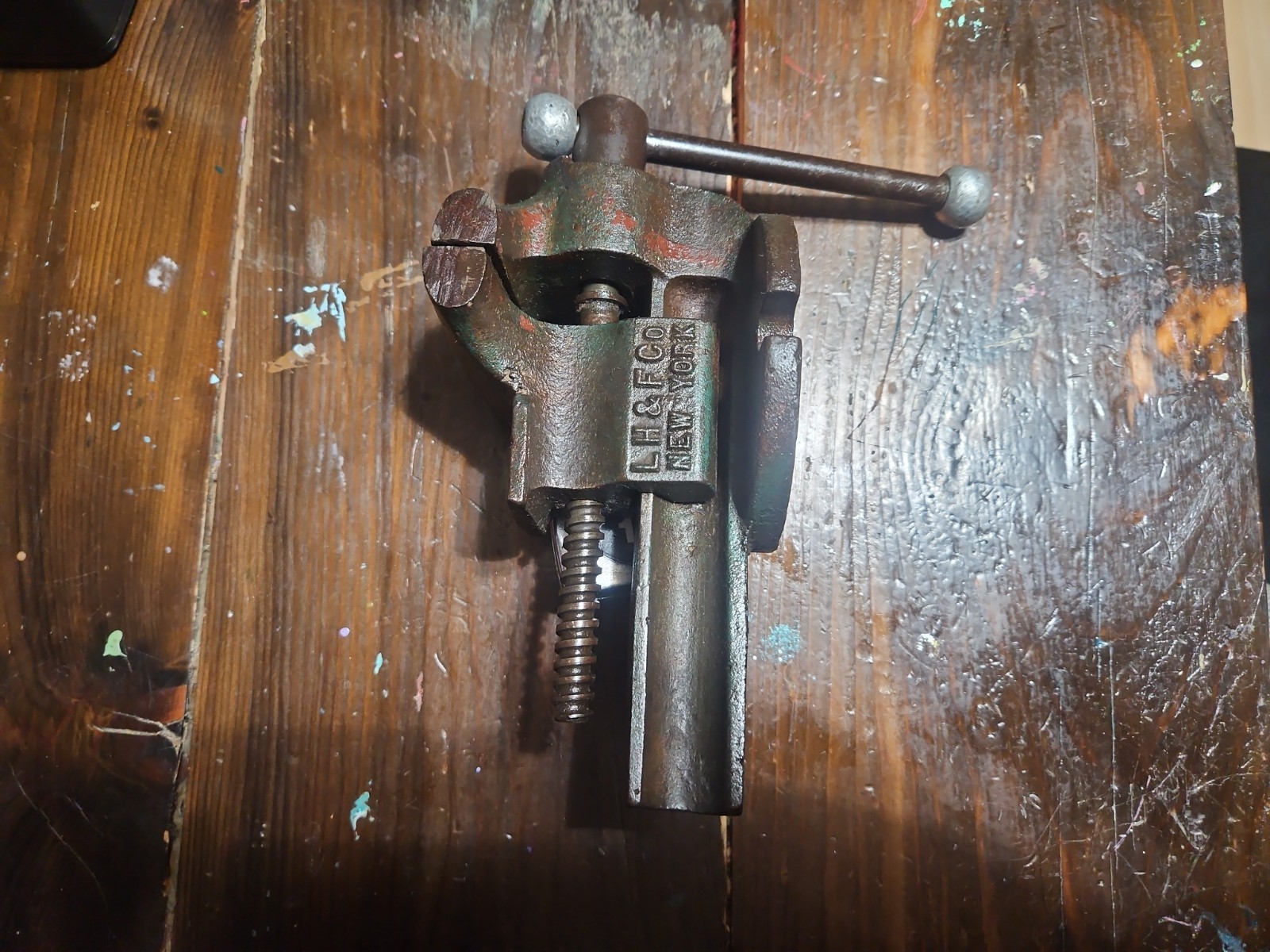 Vintage L.H. & Co. New York No. 29 Bench Vise 3\