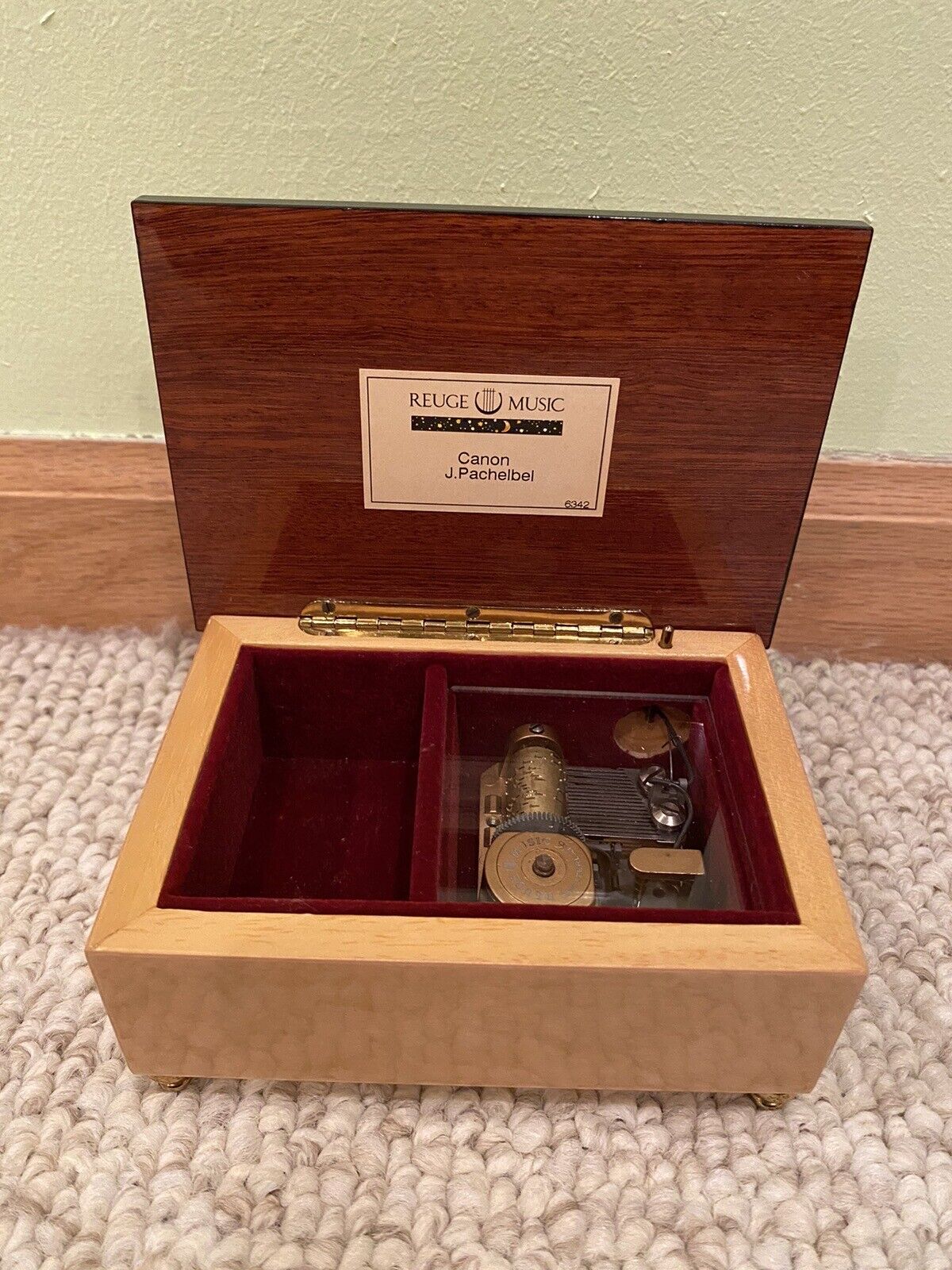 Vintage Reuge Music Sainte-Croix Switzerland Canon Pachelbel Music Jewelry Box 