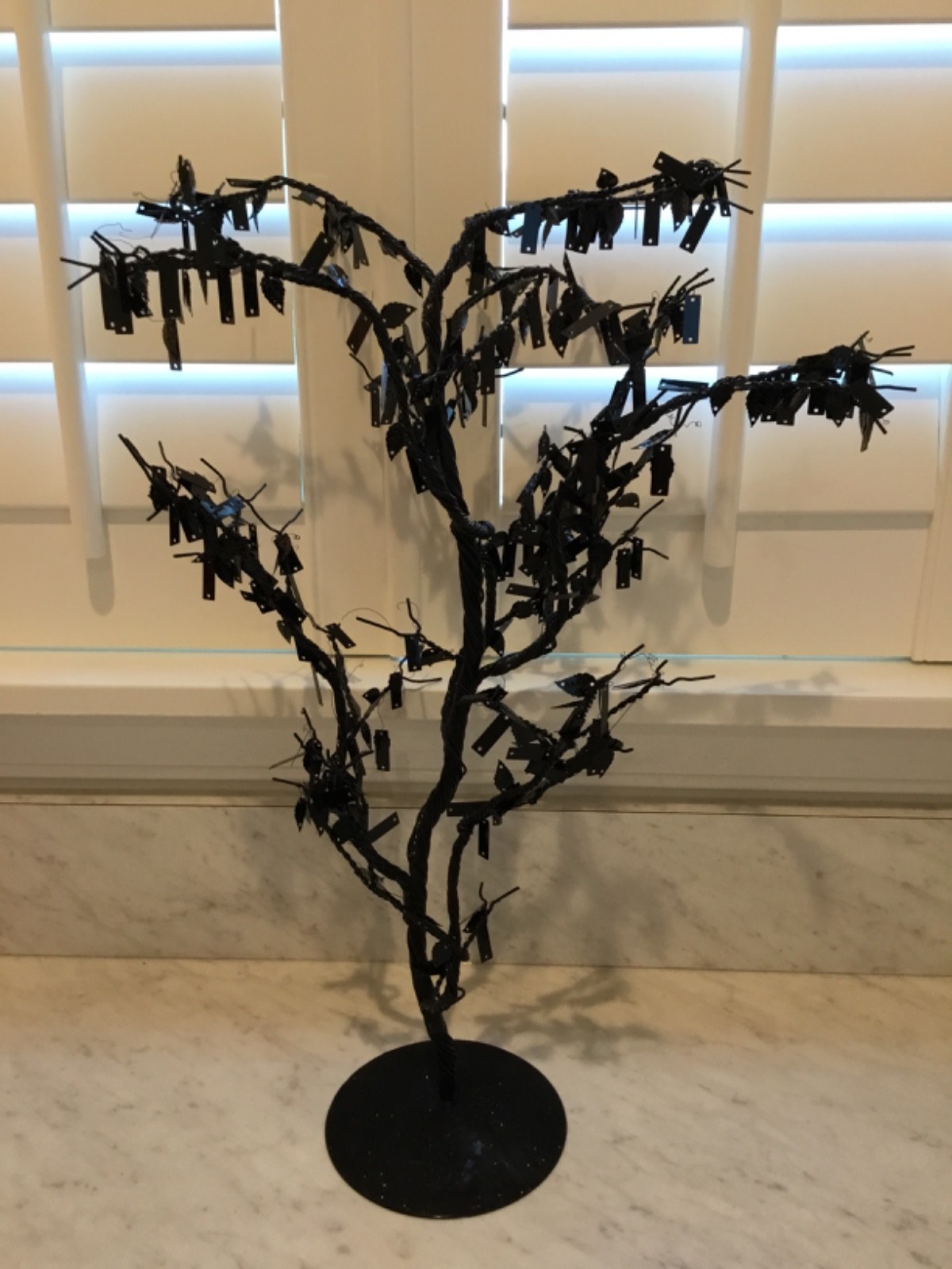 Pier 1 RARE Vintage Black Metal Halloween Spooky Tree 18” tall