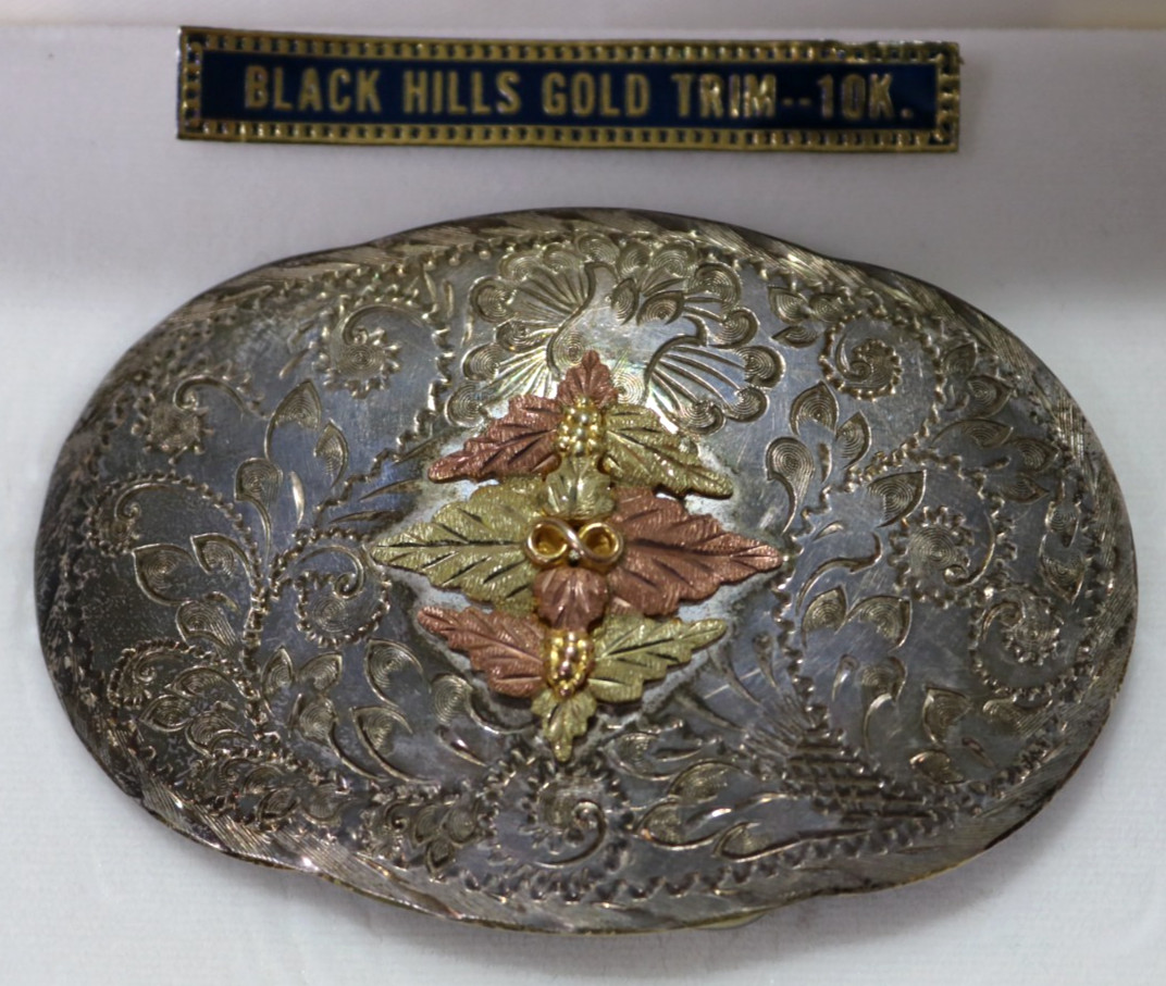 Vintage BHJCO Sterling Silver 10K Gold Trim Leaf Raised Floral Theme Belt Buckle