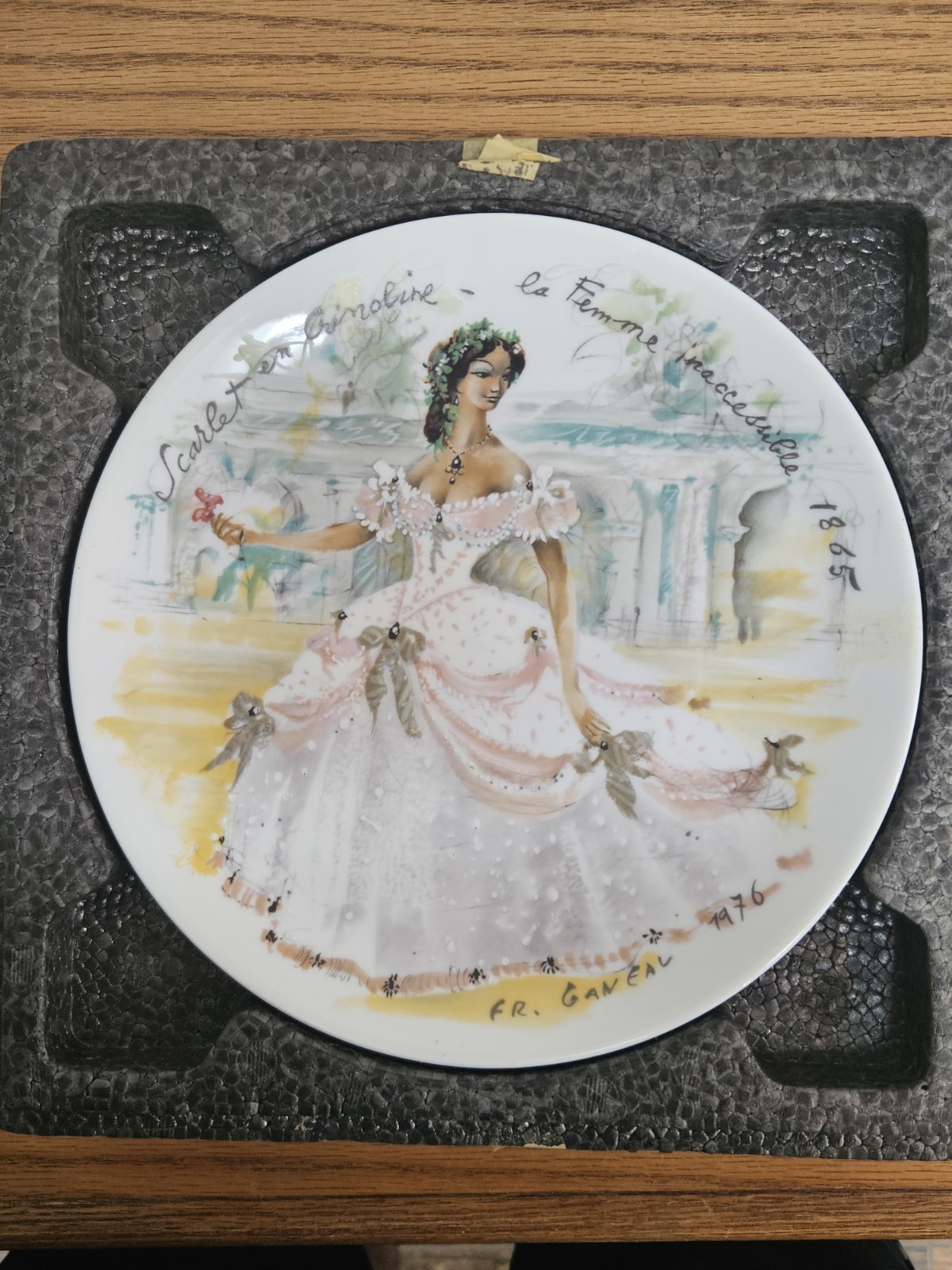 D\'Arceau Limoges Scarlet en Crinoline 1865 Plate Ganeau 1976 DH611 MINT No Chips