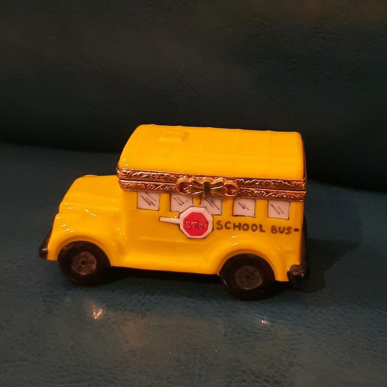 Limoges France Trinket Box Artoria School Bus Peint Main Limited #15/1000 