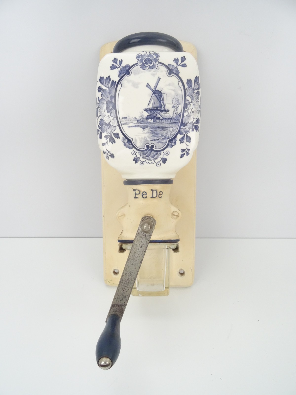 Dutch Delft Wall Coffee Mill PeDe Grinder Retro Vintage (Zassenhaus era) Dutch Delft Wall Coffee Mill PeDe Grinder Retro Vintage (Zassenhaus era)