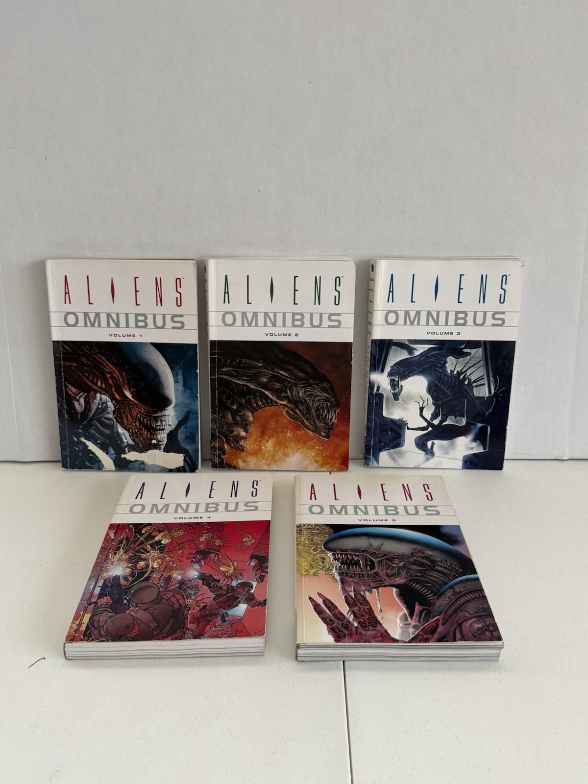 Aliens Omnibus Vol 1-5 Lot TPB Dark Horse Set OOP Rare Trade Paperback HTF Aliens Omnibus Vol 1-5 Lot TPB Dark Horse Set OOP Rare Trade Paperback HTF