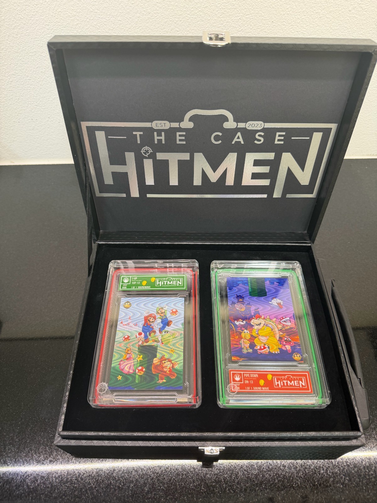 Case Hitmen Uppers & Downers 2-Card Set Sound Wave 1/1 Signed Art Card w/ Box Case Hitmen Uppers & Downers 2-Card Set Sound Wave 1/1 Signed Art Card w/ Box