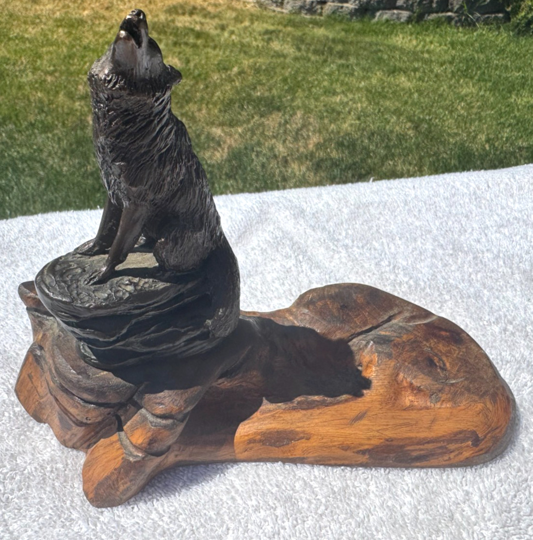 Vintage Les Welliver Bronze wolf 