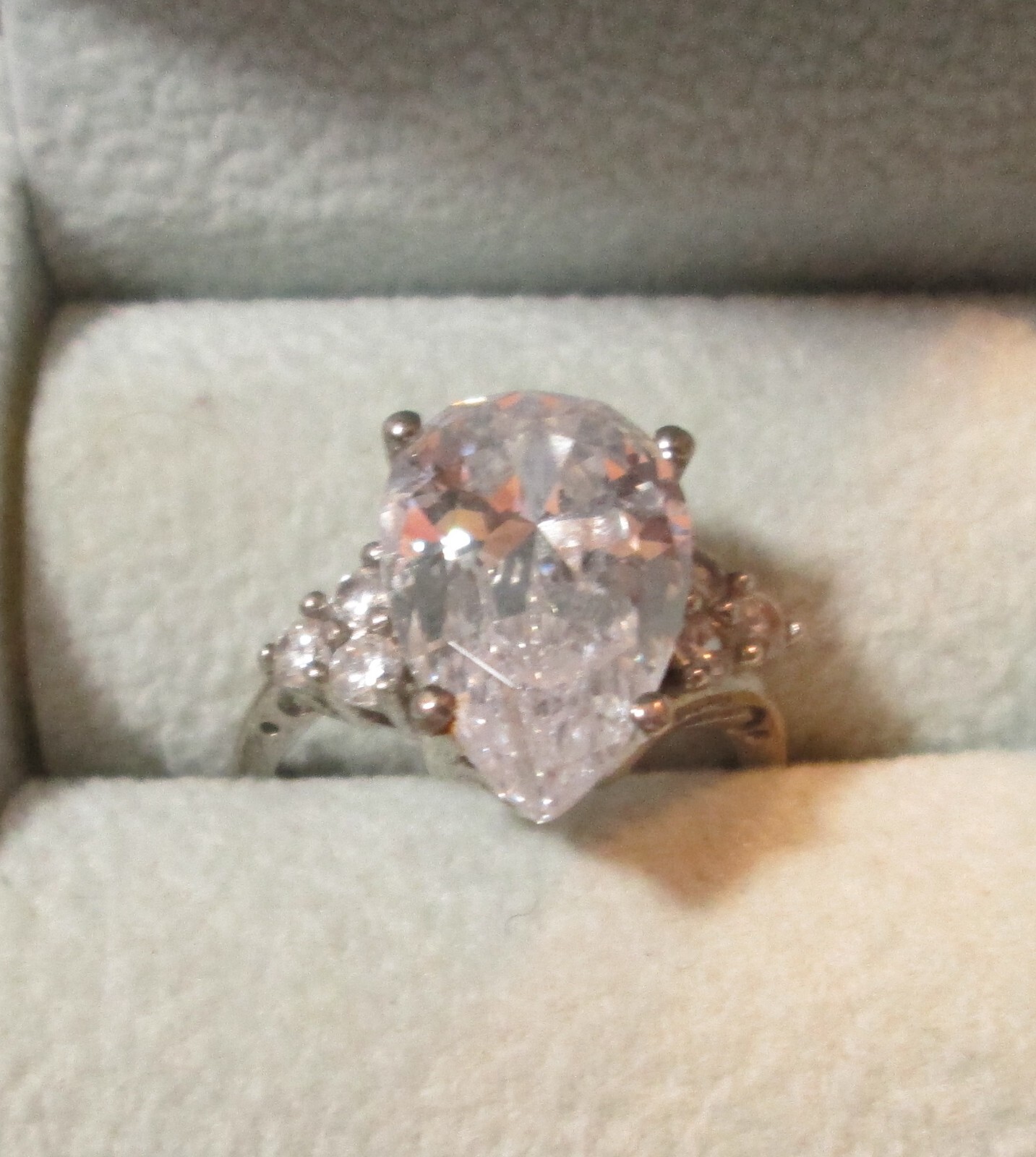 Vintage Designer STAUER DiamondAura French Pear RING   Original Presentation Box