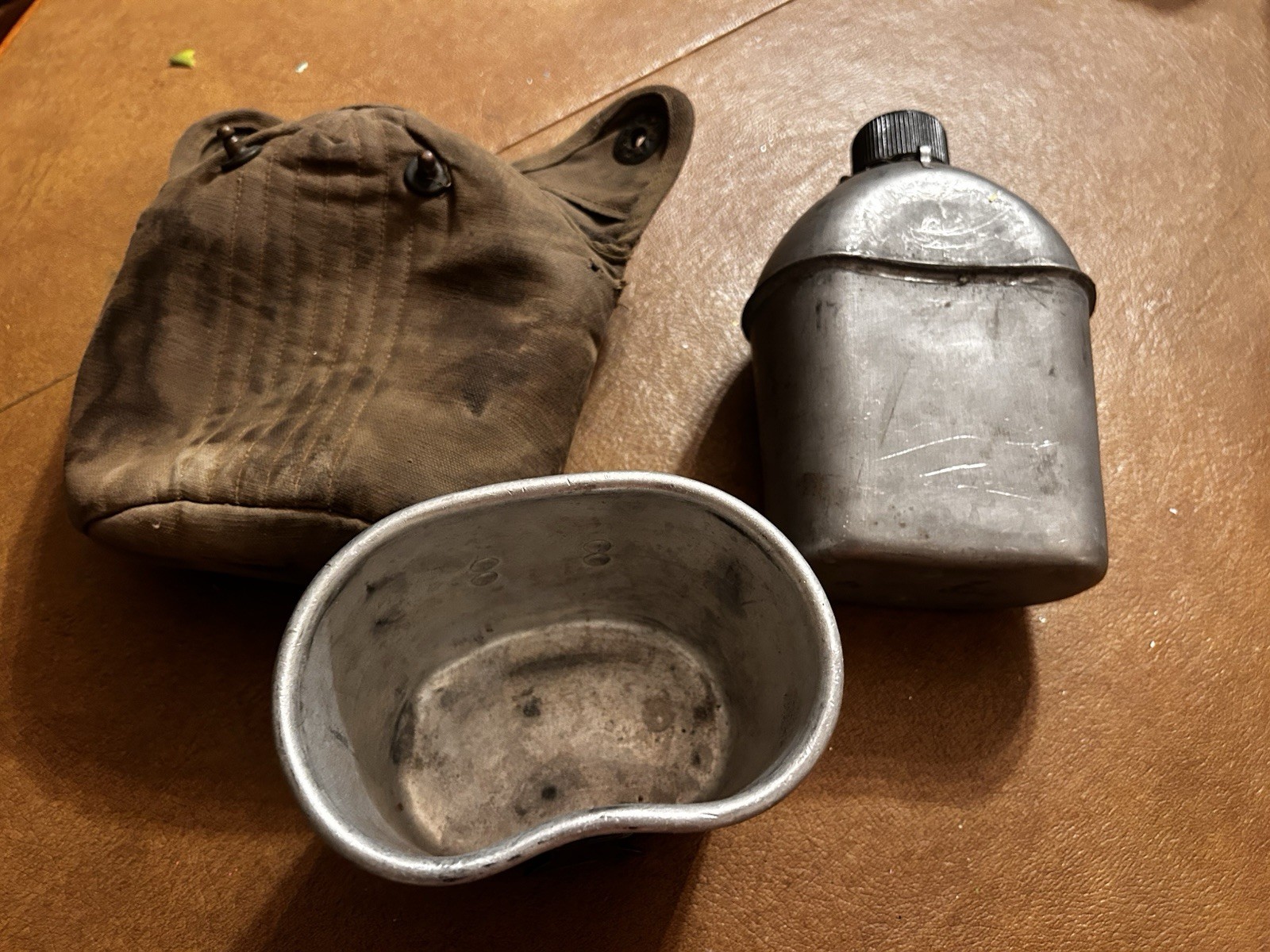 Complete World War II (WW2) US Military Canteen Set (Cup, Cover, Canteen) 1945 Complete World War II (WW2) US Military Canteen Set (Cup, Cover, Canteen) 1945
