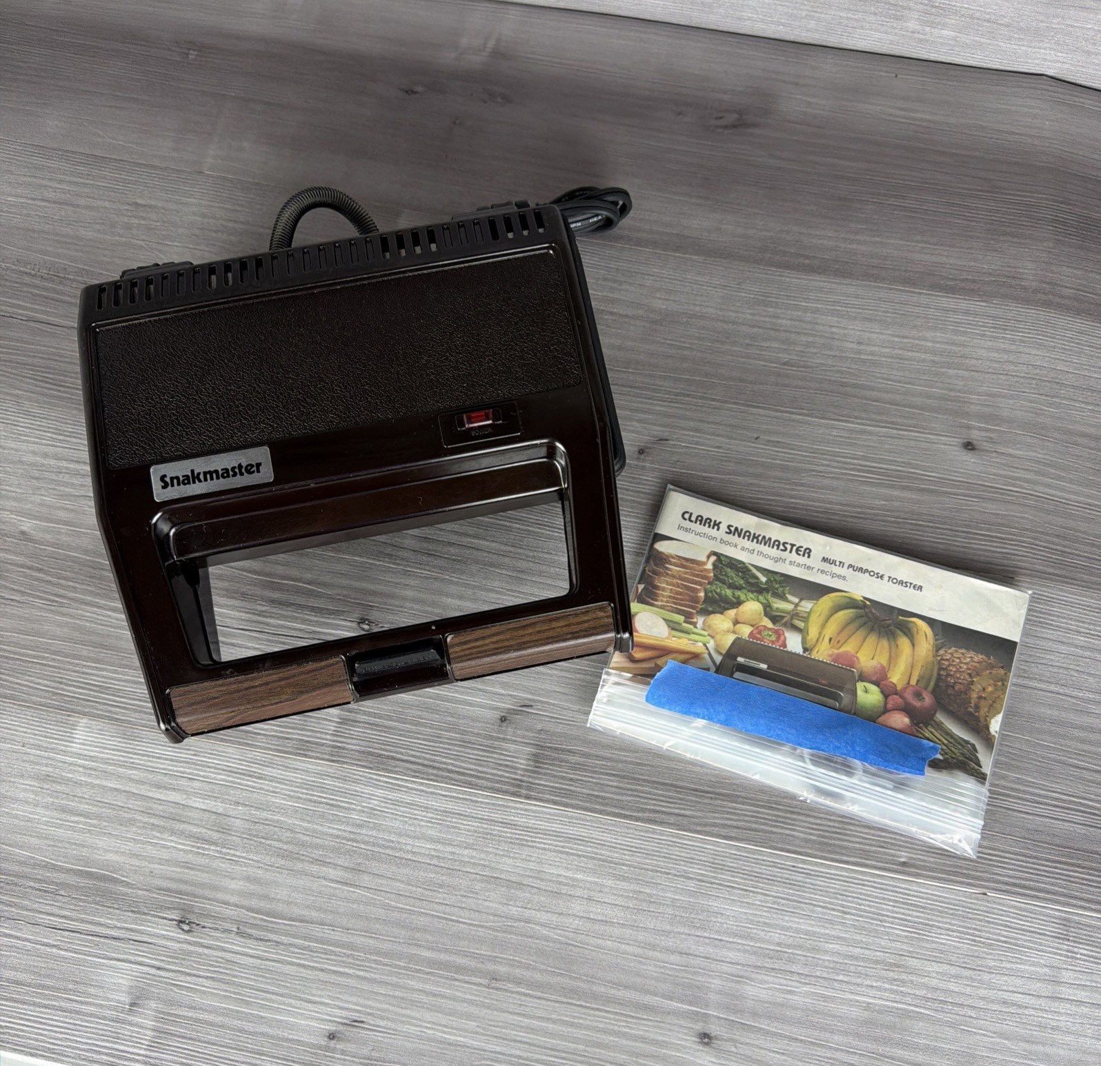 VTG Clark Snakmaster CN613 Grilled Cheese Sandwich Snack Maker WORKS