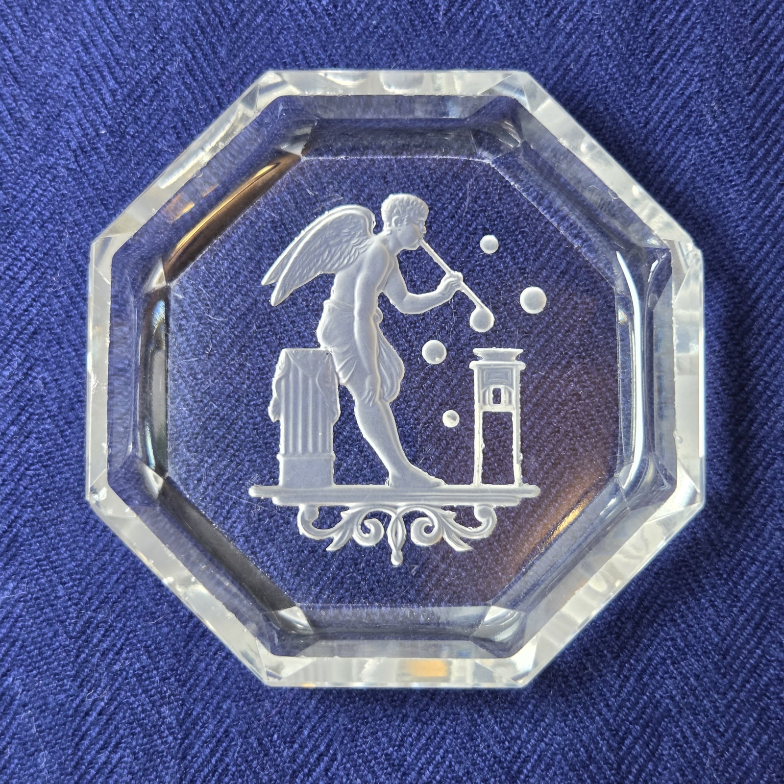 Vintage Clear Glass Cupid Blowing Bubbles Intaglio Octagon Open Salt 2.75in