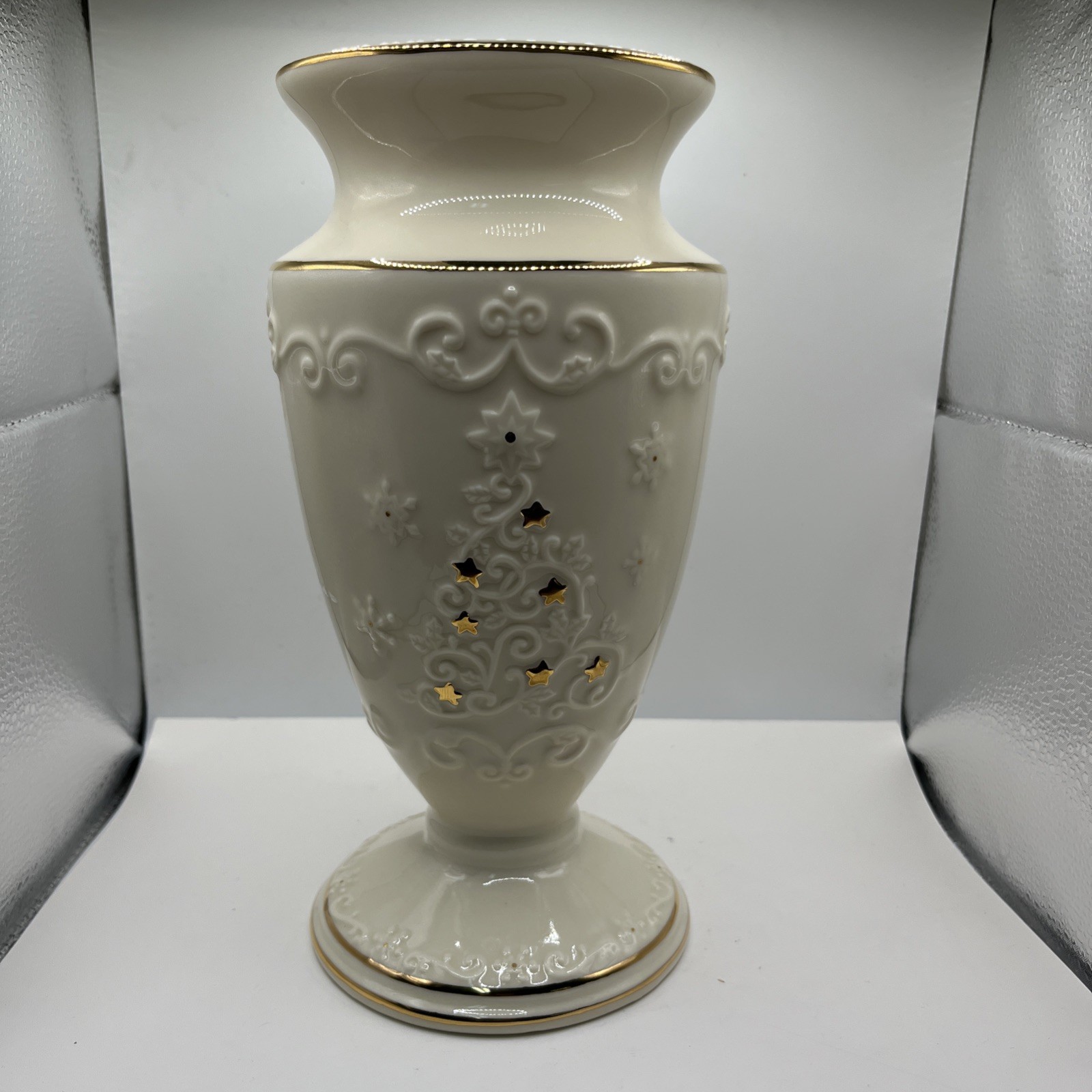 Lenox Happy Holiday Vase Baluster Shape Ornate Embossed Christmas Tree Gold Star Lenox Happy Holiday Vase Baluster Shape Ornate Embossed Christmas Tree Gold Star