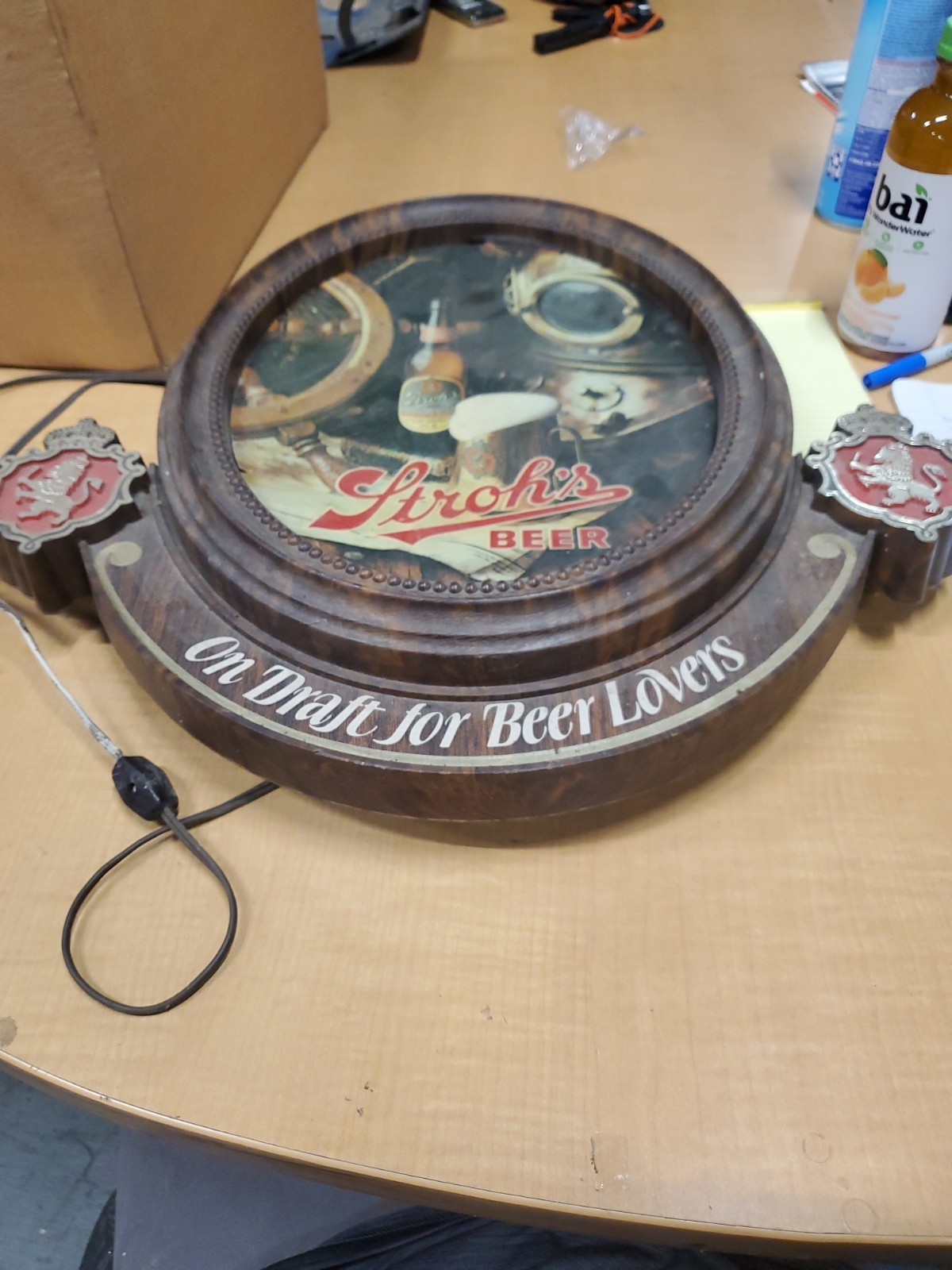 Vintage Stroh's Beer On Draft For Beer Lovers Strohs Light Up Bar Sign 