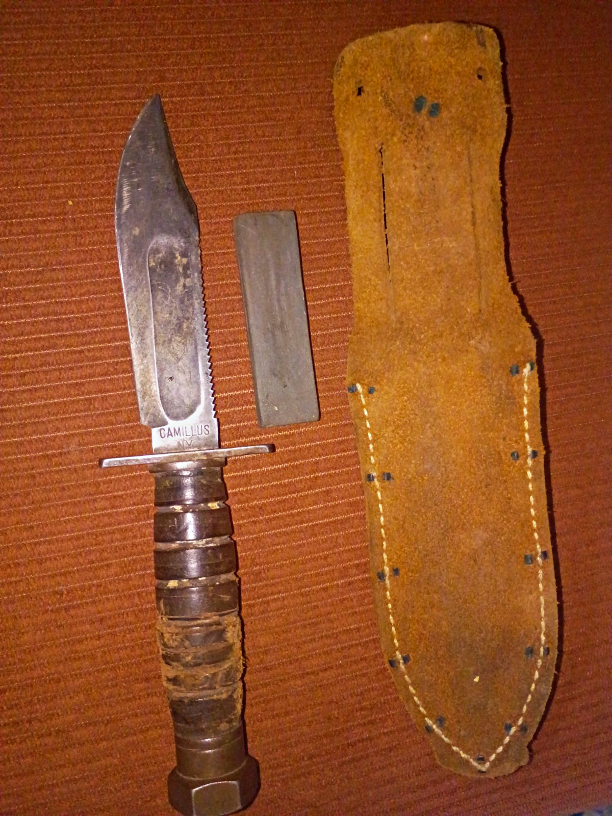 Vintage Camillus N.Y. Pilot Survival Fixed Blade Knife & Leather Sheath Vintage Camillus N.Y. Pilot Survival Fixed Blade Knife & Leather Sheath