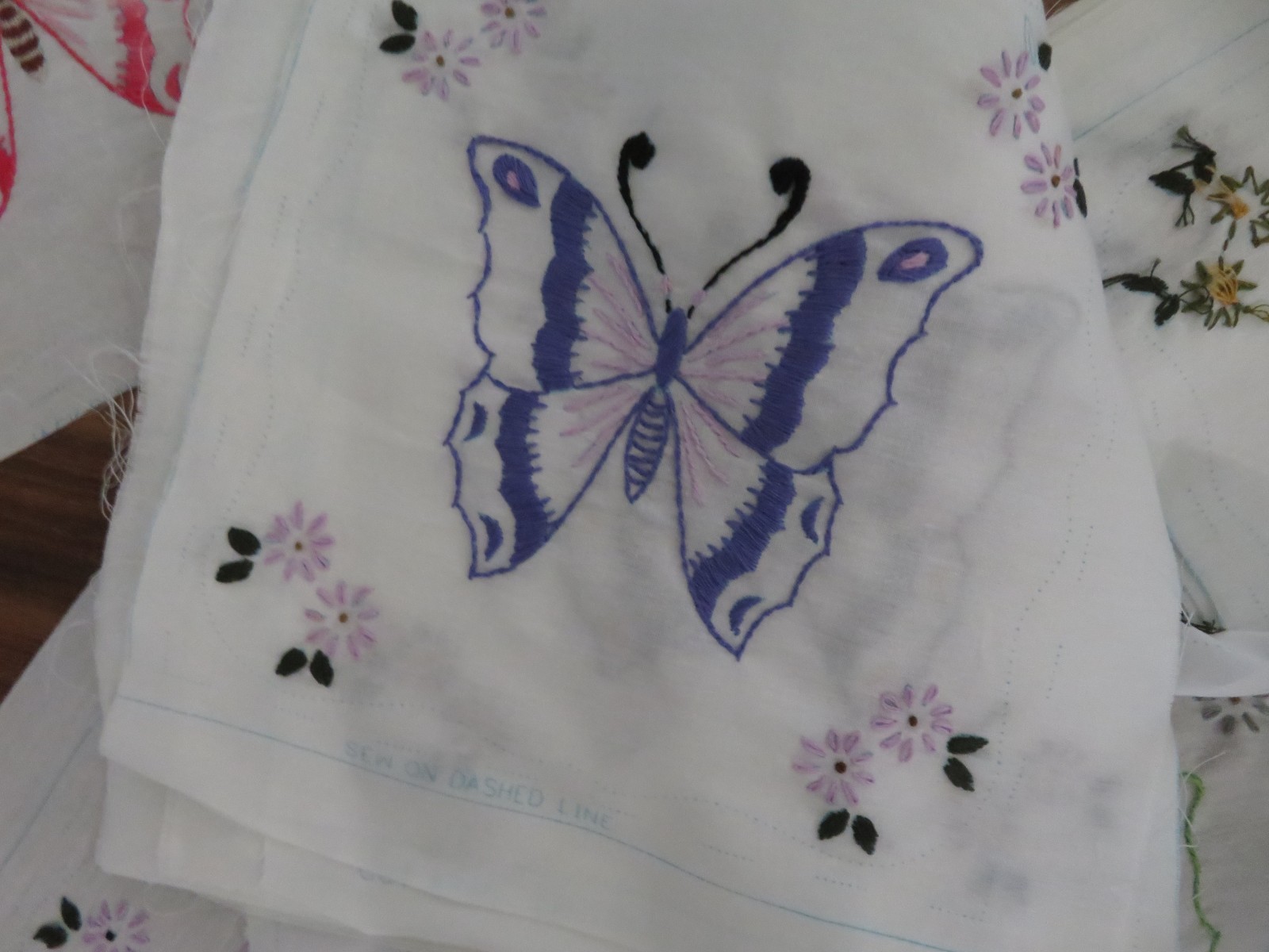 Lot Vintage 36 Embroidered Quilt Squares Hand Made Needs Finishing for Quilt