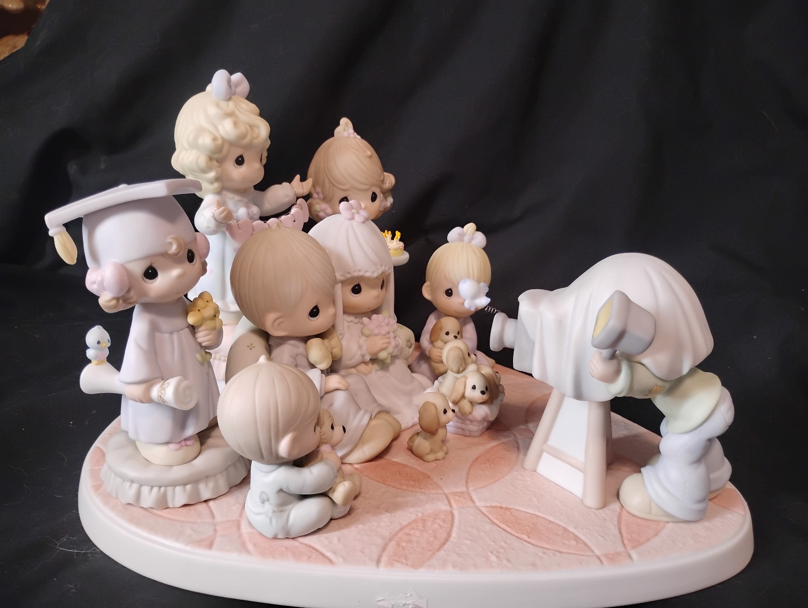 Precious Moments A Portrait Of Loving, Sharing And Caring Figurine In Box 108543