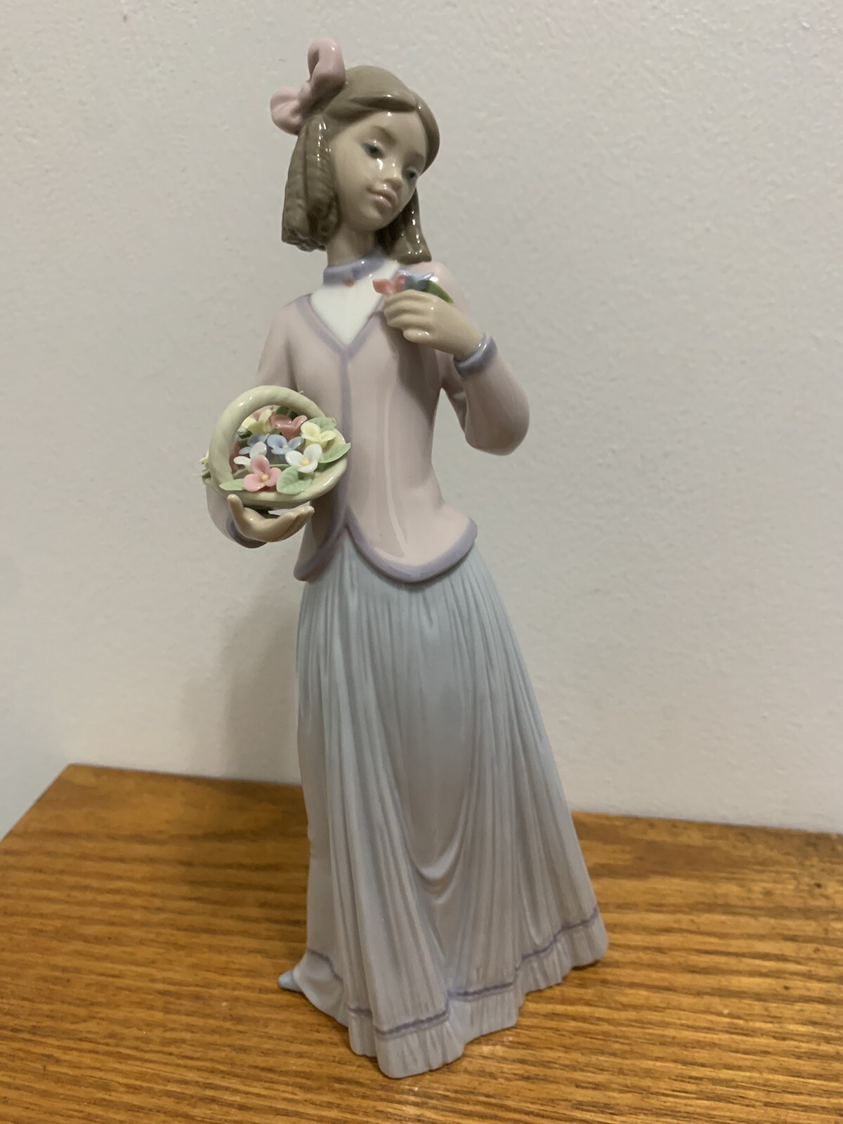 LLADRO 07644 Innocence in Bloom Figurine  Aroma Primaveral in Original Box/Paper