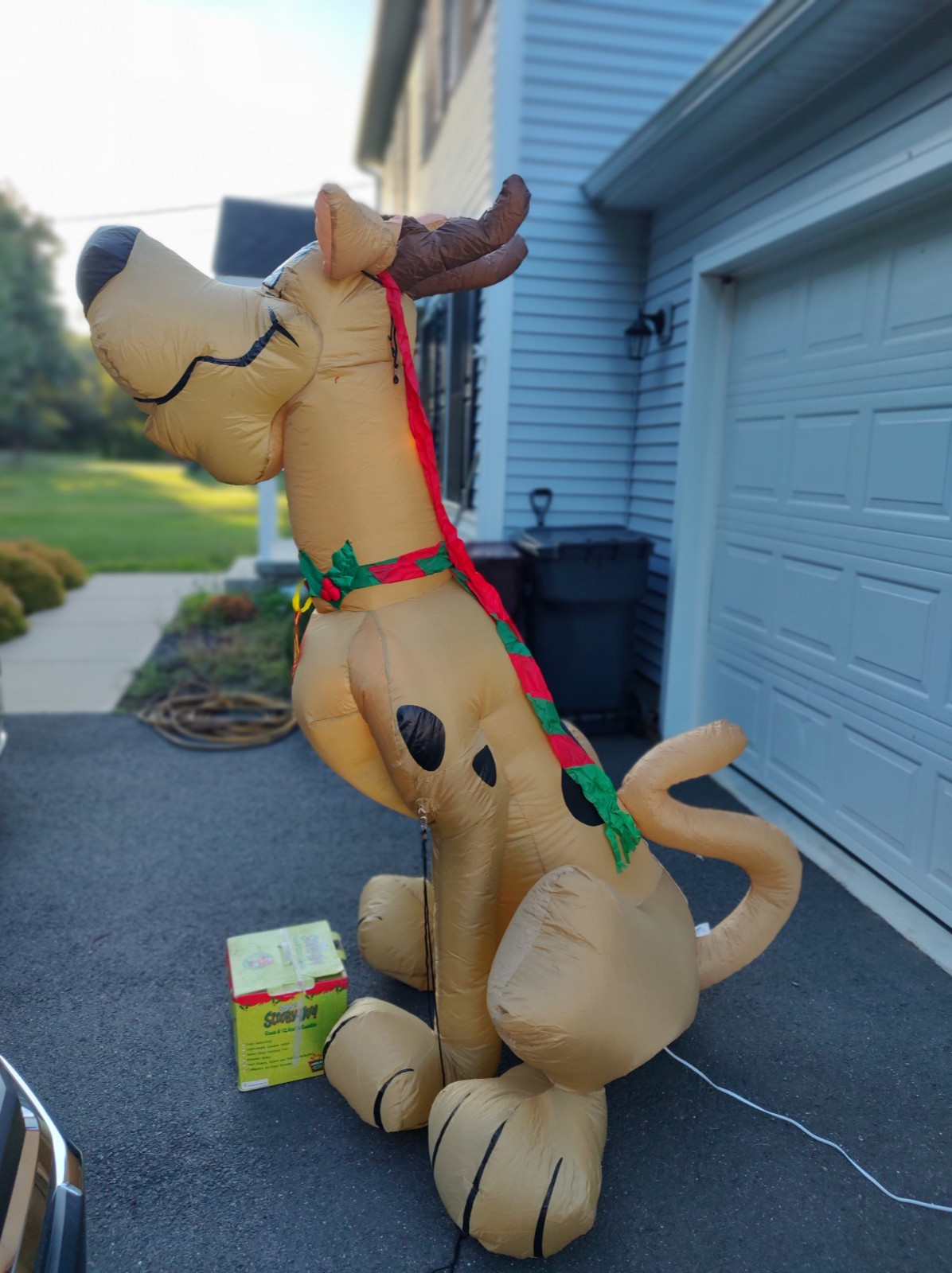 Gemmy 8' Scooby Doo Christmas Inflatable 2002 item 14971 Gemmy 8' Scooby Doo Christmas Inflatable 2002 item 14971