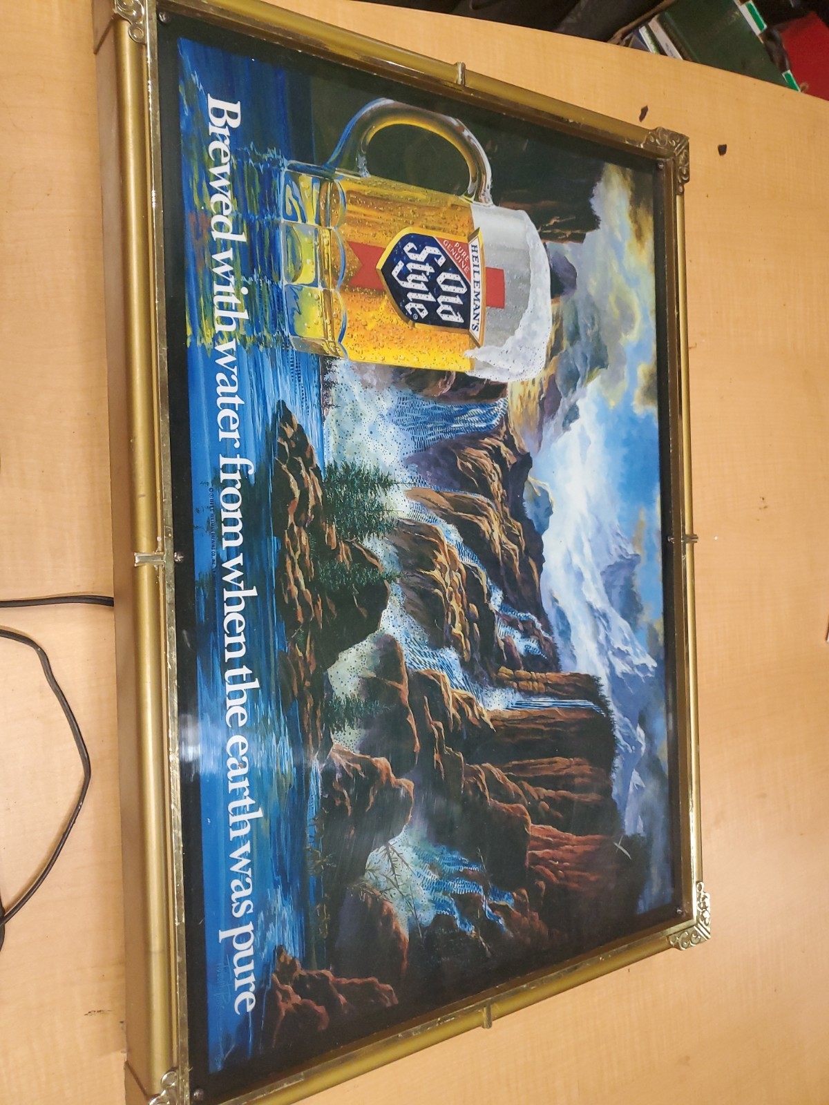 Vintage 1986 Heileman’s Old Style Beer Lighted Motion Waterfall Sign 24x17