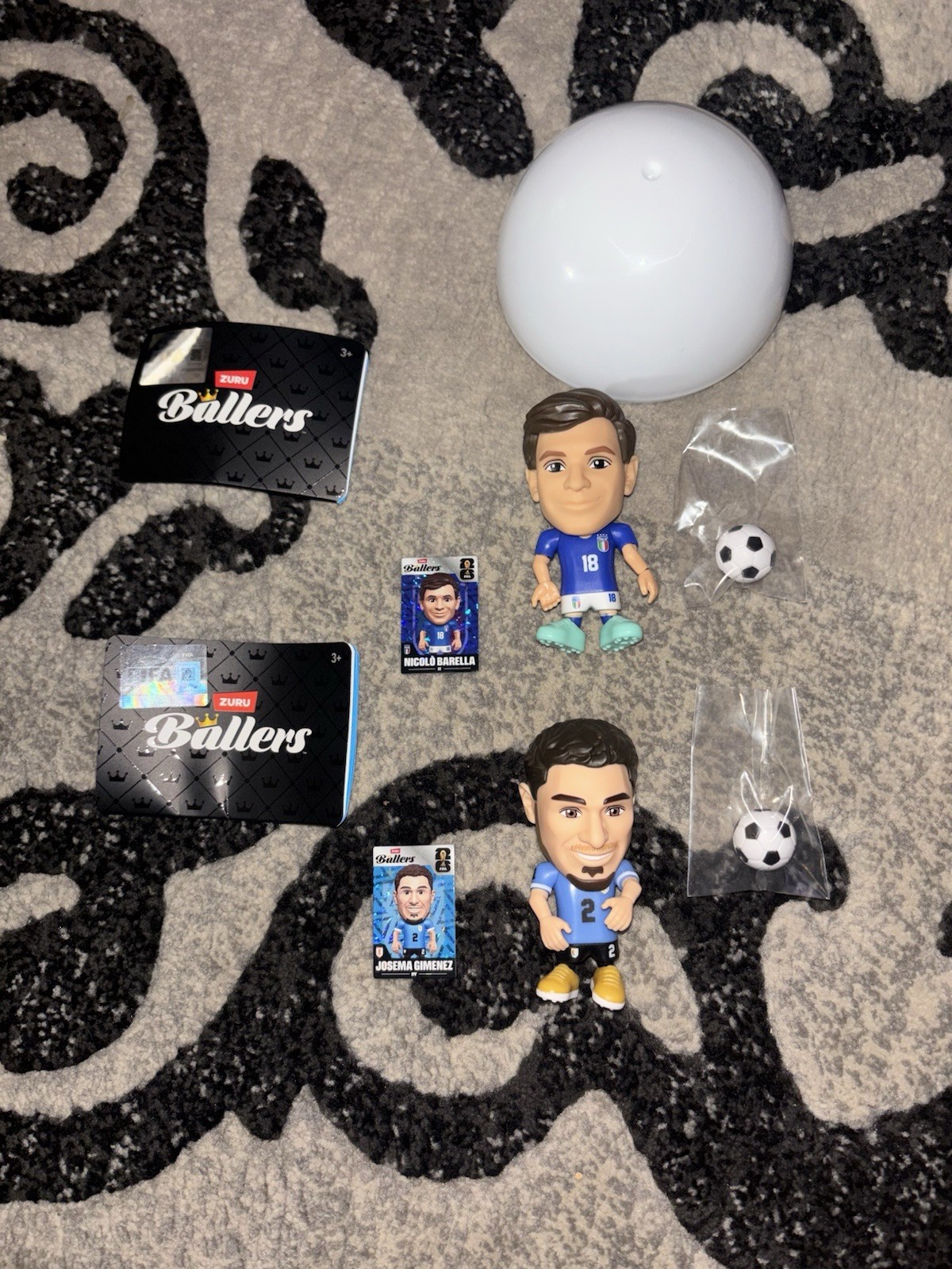 ZURU Ballers FIFA Figures Lot Nicolò Barella & Josema Giménez Mini Figures Card ZURU Ballers FIFA Figures Lot Nicolò Barella & Josema Giménez Mini Figures Card
