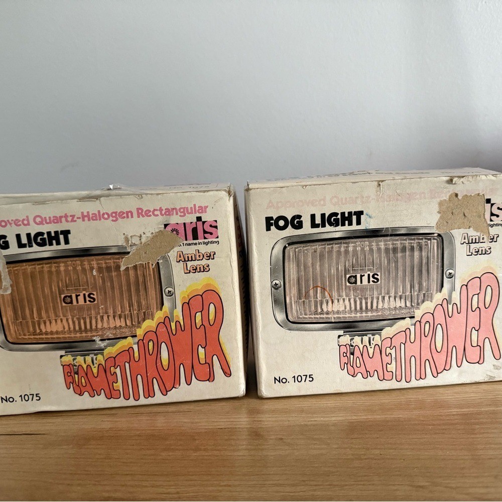 Set of 2 NOS Vintage ARIS No. 1075 FlameThrower Rectangular Amber Fog Lights A