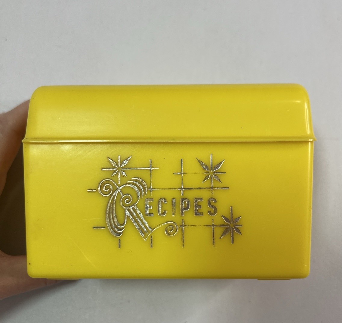 Vintage 50’s 60’s Yellow Plastic Recipe Box Lustro Ware B-25 Made In USA Retro Vintage 50’s 60’s Yellow Plastic Recipe Box Lustro Ware B-25 Made In USA Retro