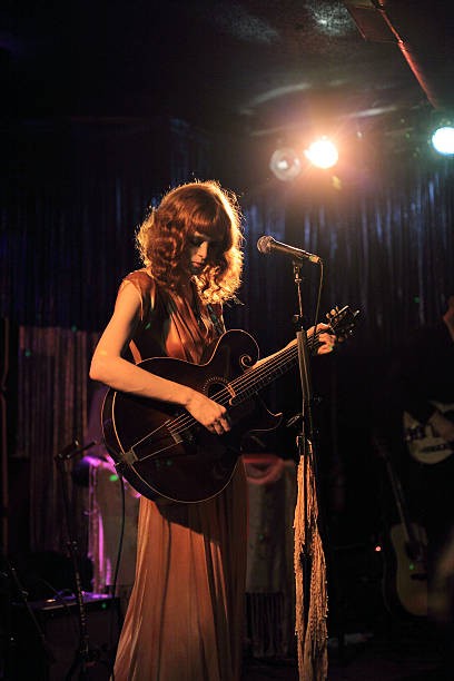 Karen Elson Celebrity Star Performer Actor etc Old Photo 1