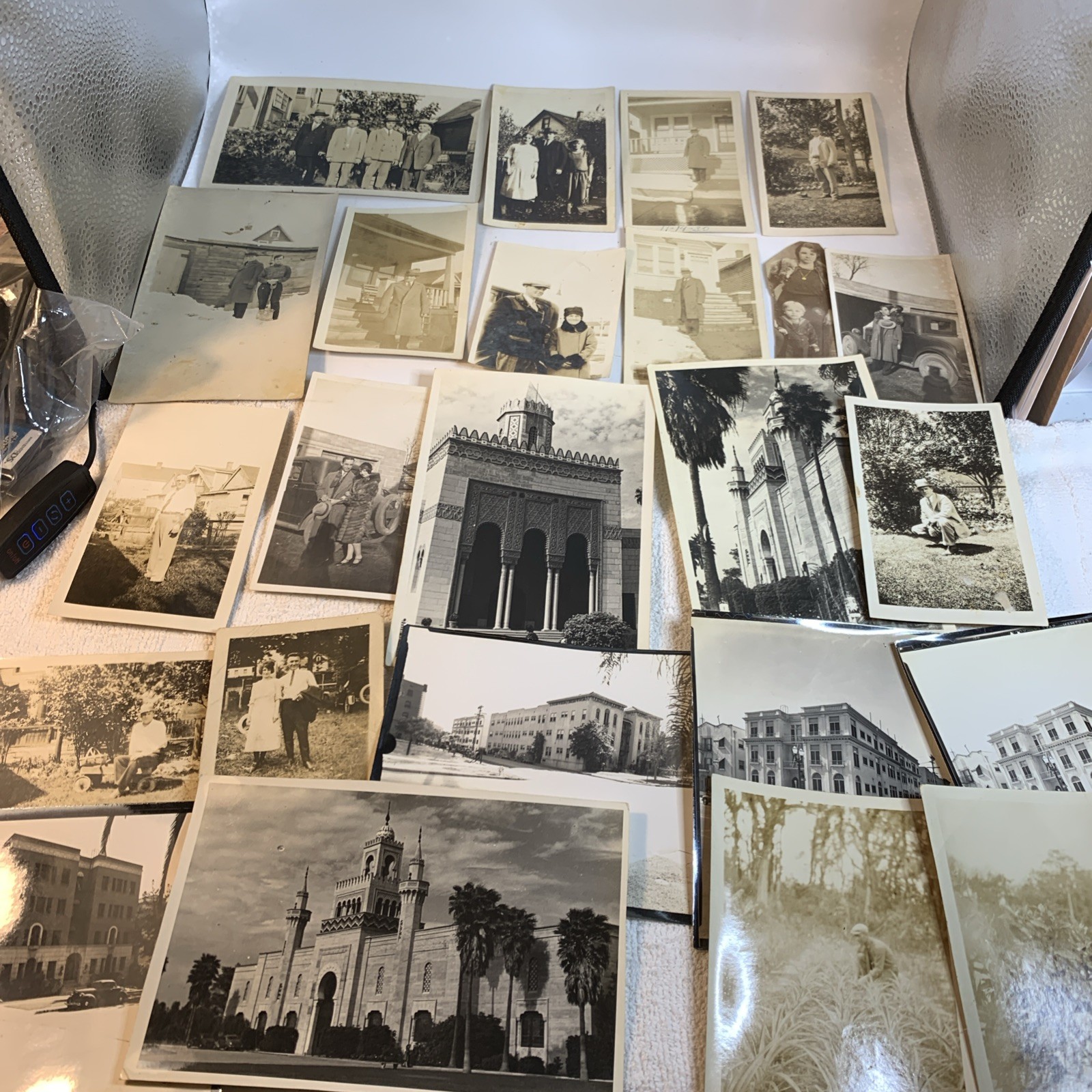 Lot of 25+ Vtg 1920s 1940s Snapshot PHOTOS American Family Life Men Women Kids